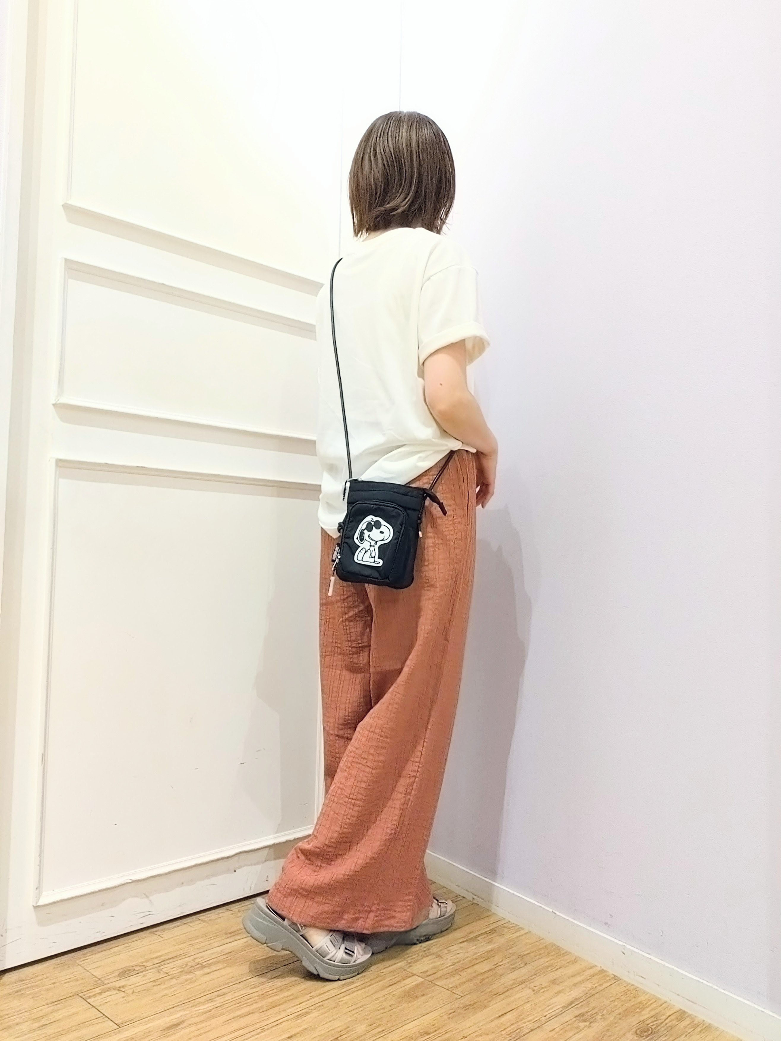 miomioさんの「SHOO･LA･RUE｜【S-LL/洗濯機可】選べる4柄　デイリー使いにぴったりな 大人の頼れるTシャツ」を使ったコーディネート