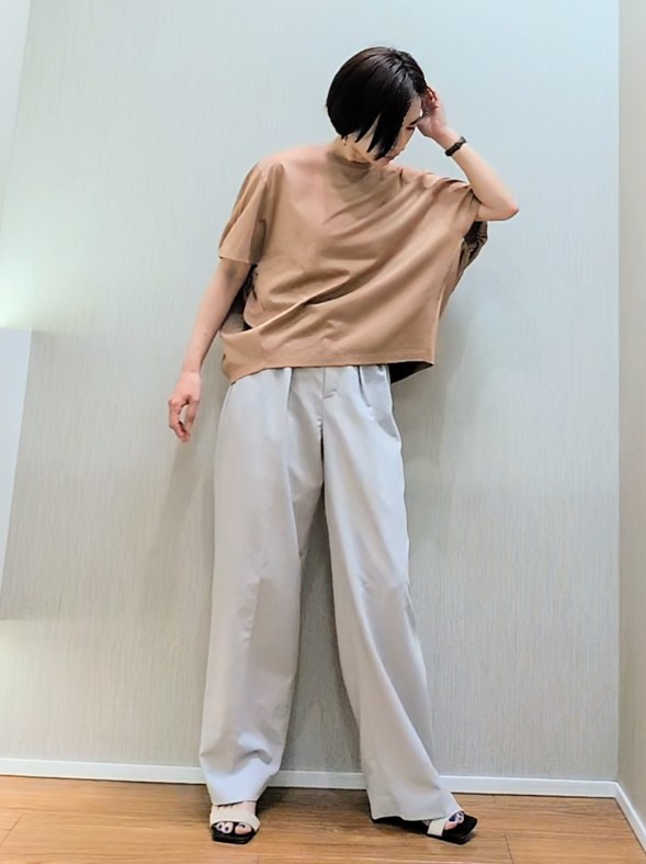 ミズタさんの「UNTITLED｜【汗染み防止/接触冷感】ドルマンプルオーバー」を使ったコーディネート