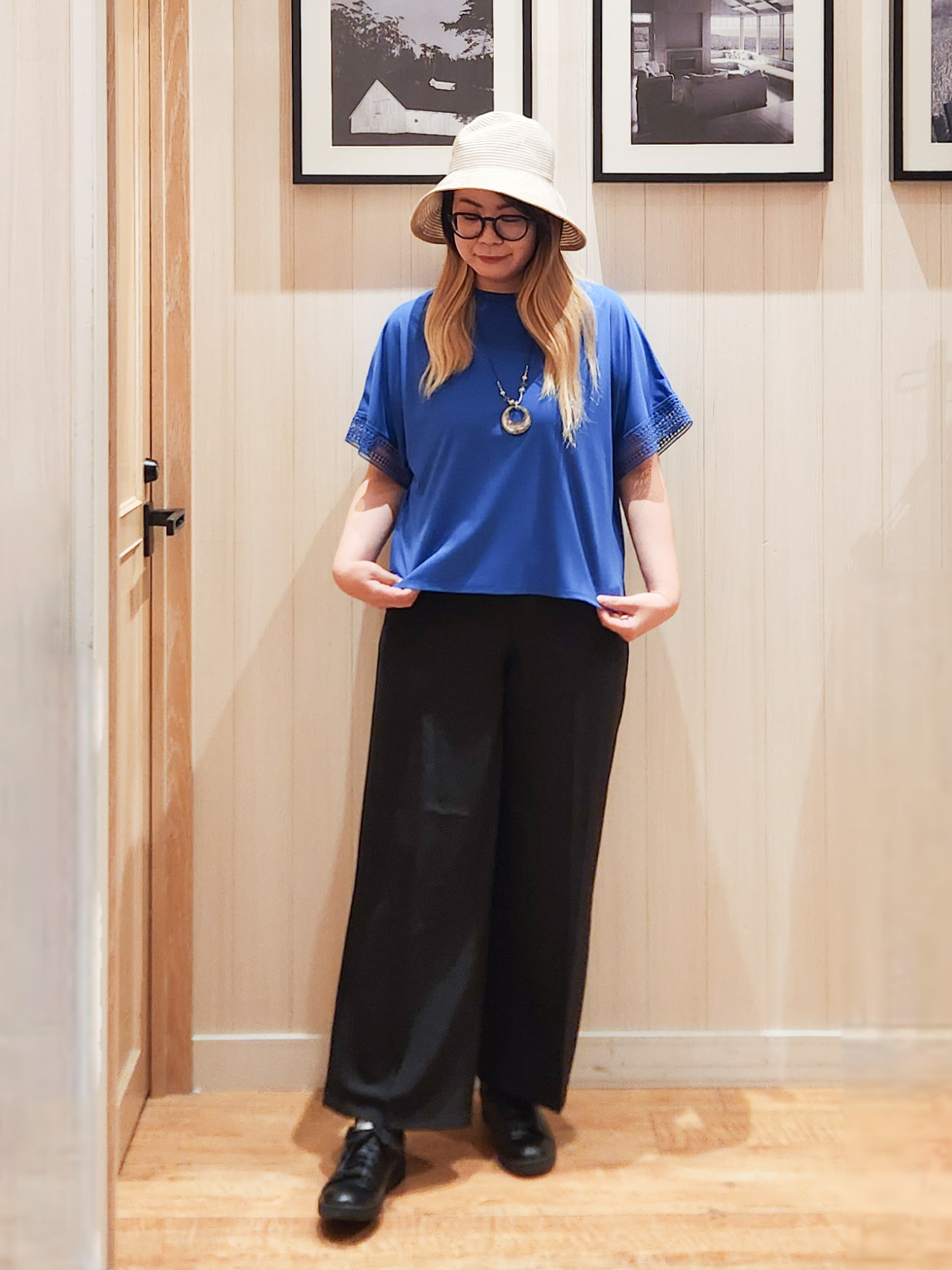 れーやんさんの「SHOO･LA･RUE｜【UV/洗濯機可/体型カバー】ヒップ周りが隠せる お袖レースTシャツ」を使ったコーディネート