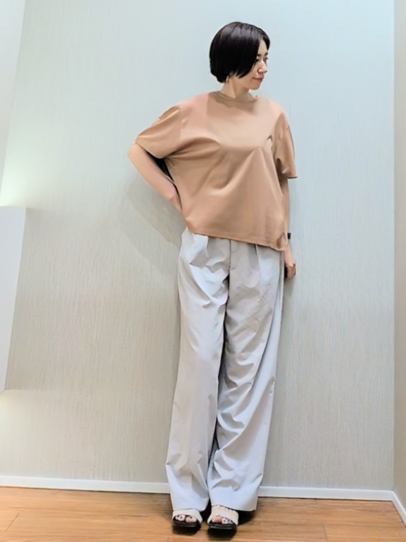 ミズタさんの「UNTITLED｜【汗染み防止/接触冷感】ドルマンプルオーバー」を使ったコーディネート