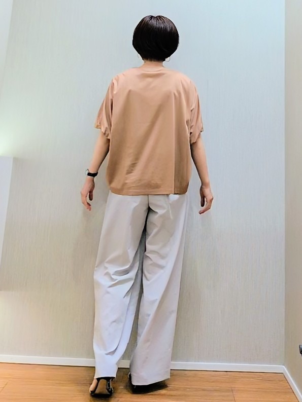 ミズタさんの「UNTITLED｜【汗染み防止/接触冷感】ドルマンプルオーバー」を使ったコーディネート
