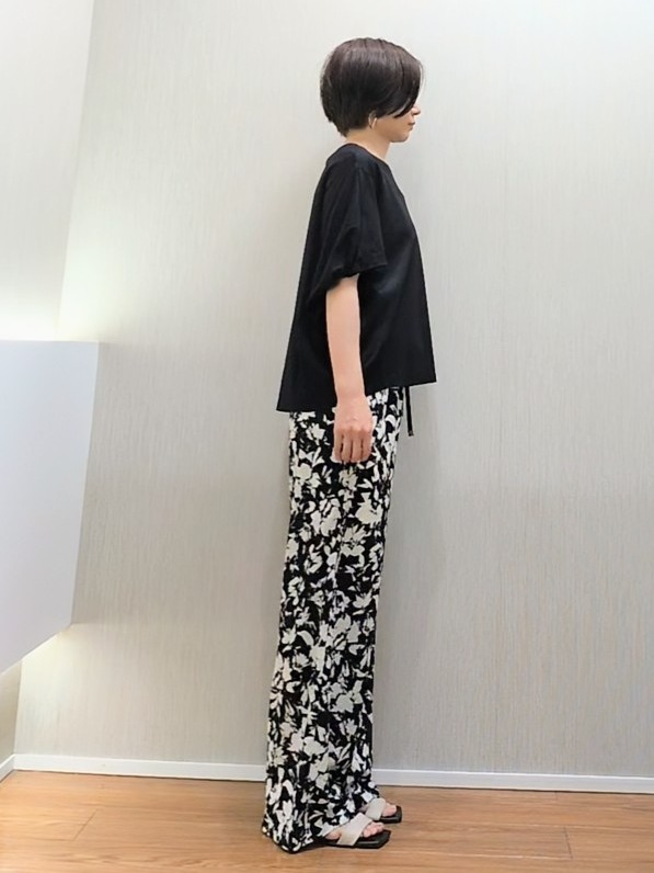 ミズタさんの「UNTITLED｜【汗染み防止/接触冷感】ドルマンプルオーバー」を使ったコーディネート