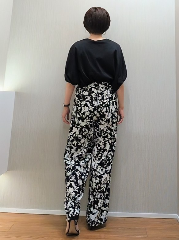 ミズタさんの「UNTITLED｜【汗染み防止/接触冷感】ドルマンプルオーバー」を使ったコーディネート