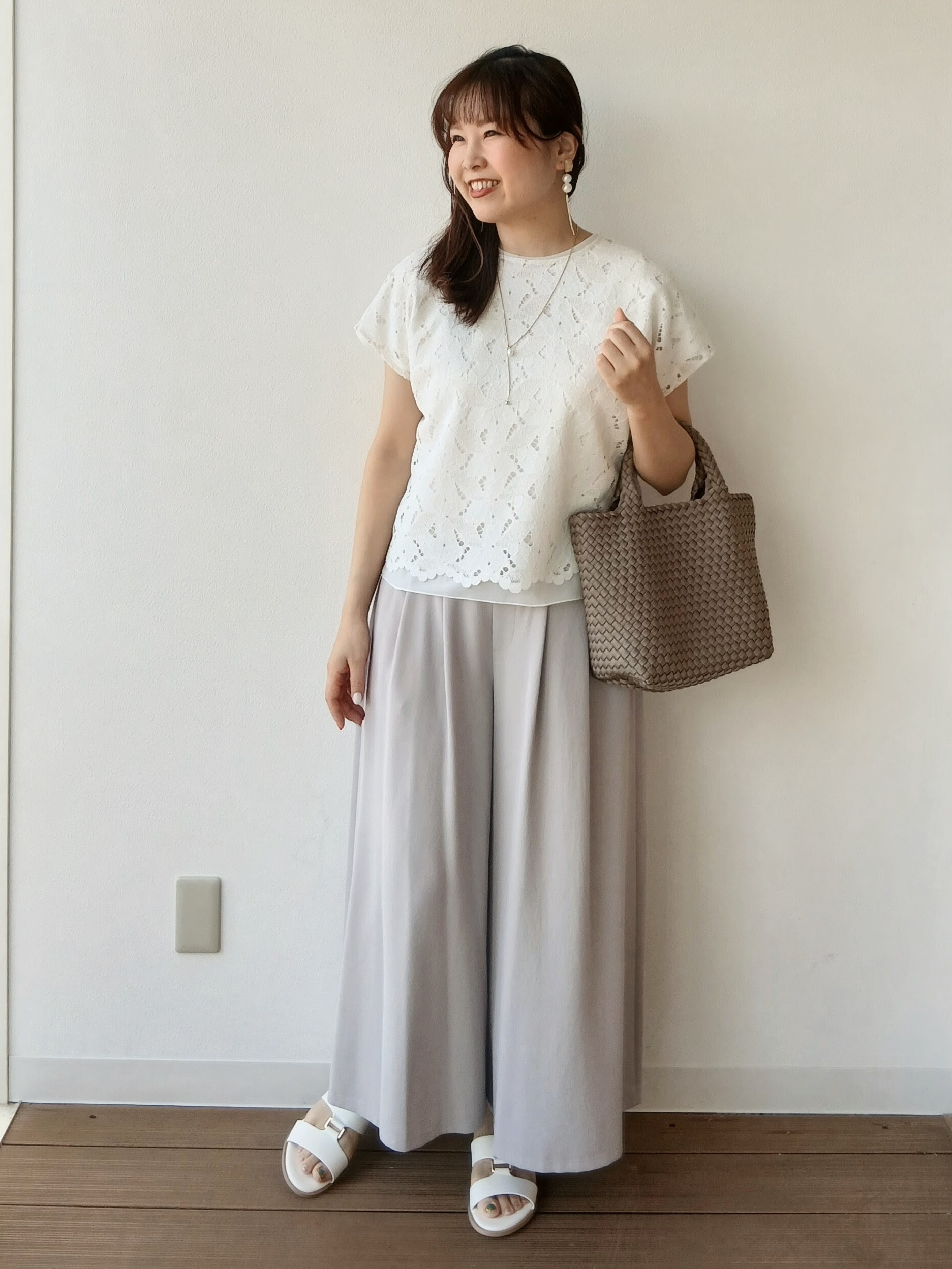 なみきさんの「UNTITLED｜【セットアップ可/品のある透け感】リーフレースブラウス」を使ったコーディネート