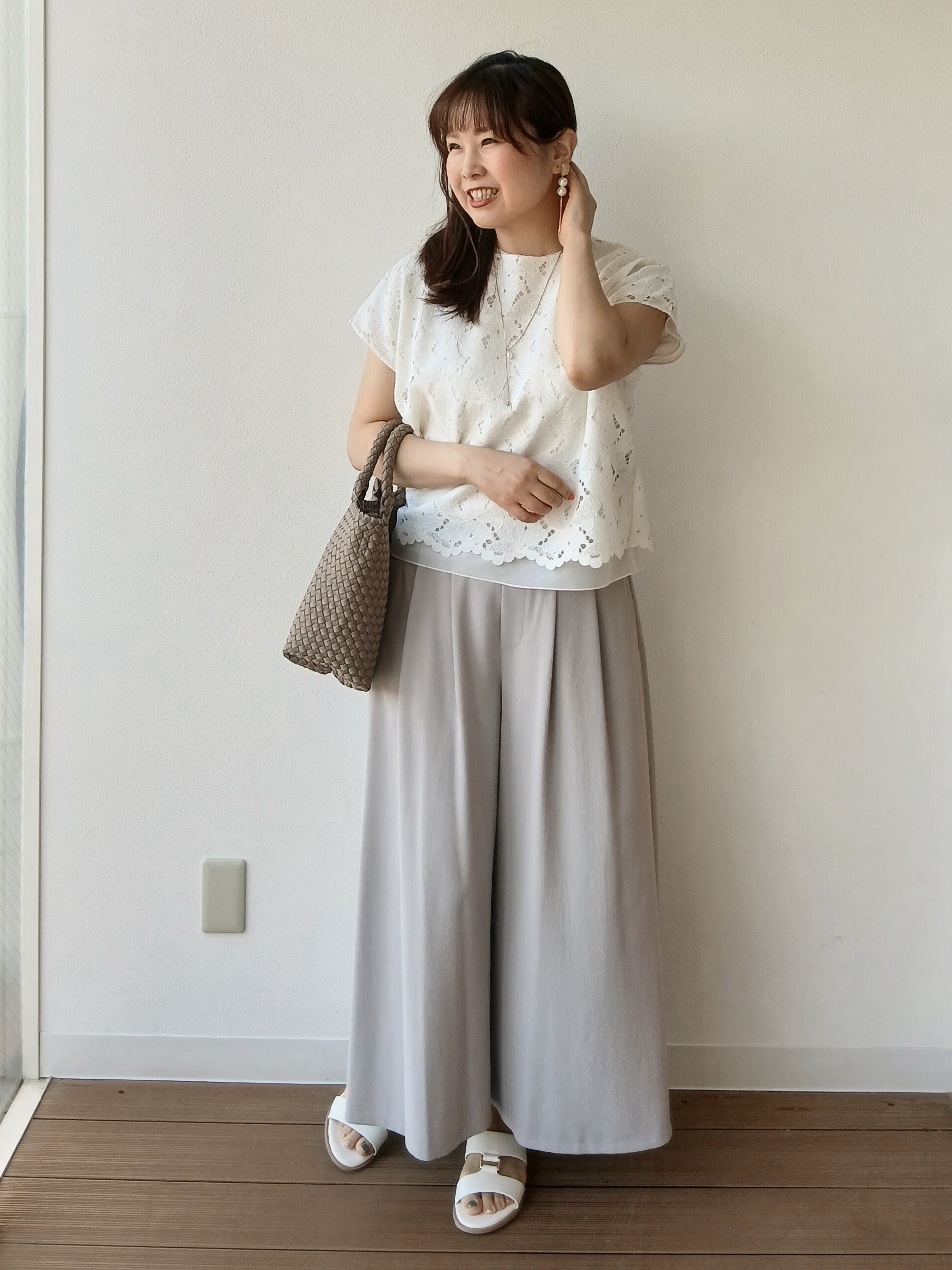 なみきさんの「UNTITLED｜【セットアップ可/品のある透け感】リーフレースブラウス」を使ったコーディネート