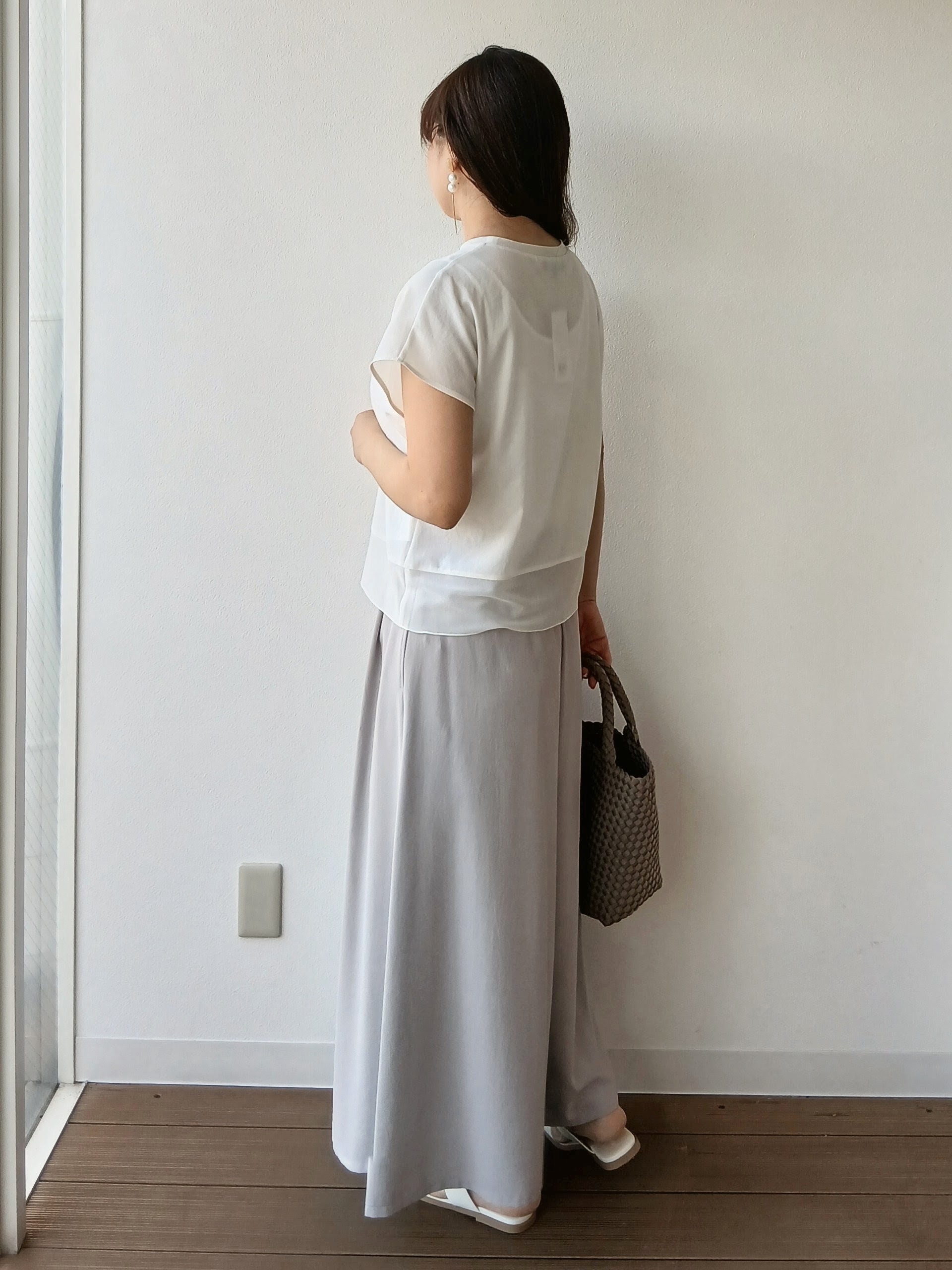 なみきさんの「UNTITLED｜【セットアップ可/品のある透け感】リーフレースブラウス」を使ったコーディネート