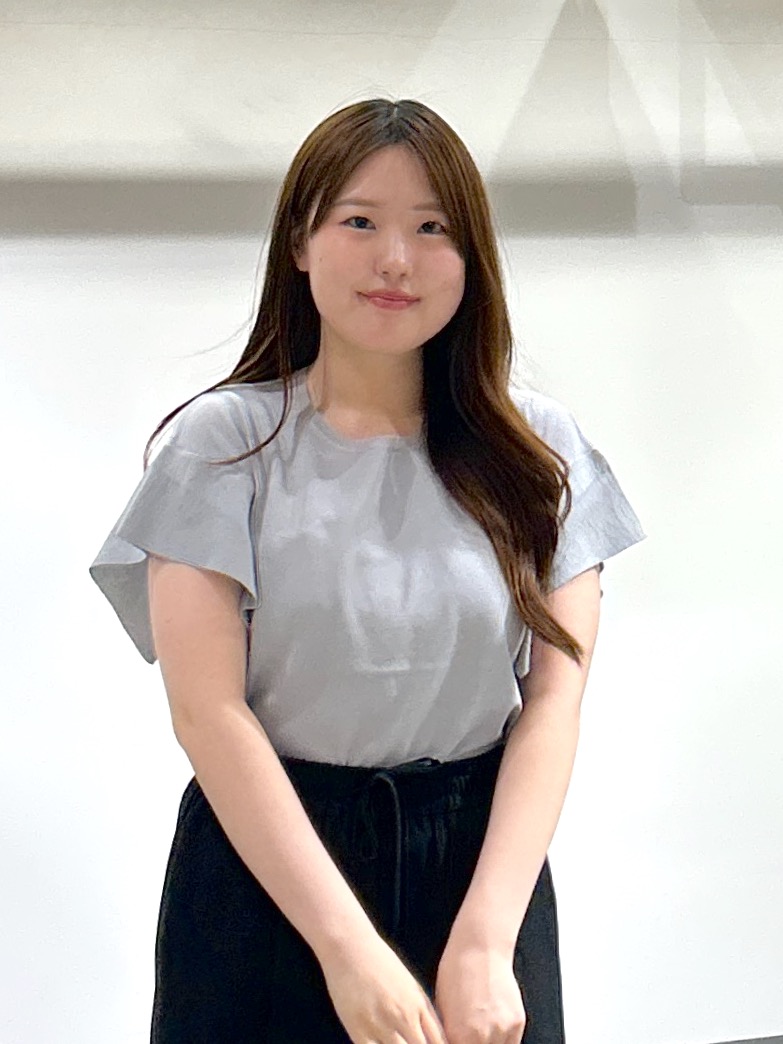 sayaさんの「OPAQUE.CLIP｜『STORY Web7月掲載』ドライタッチラメニット《UV／洗える／6col》」を使ったコーディネート
