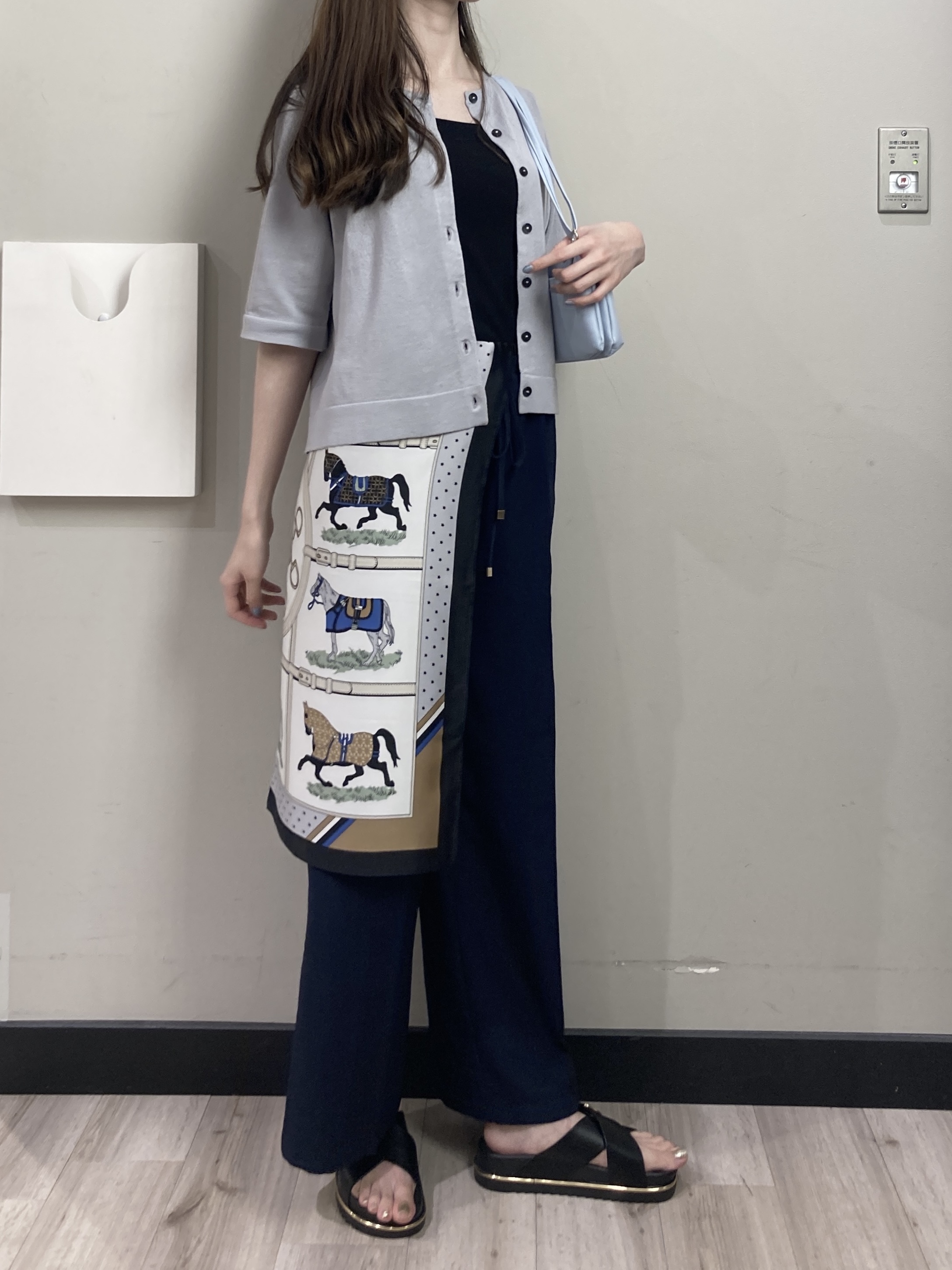 わかさんの「index｜【UV】ドライタッチラメニットカーディガン《洗える》」を使ったコーディネート