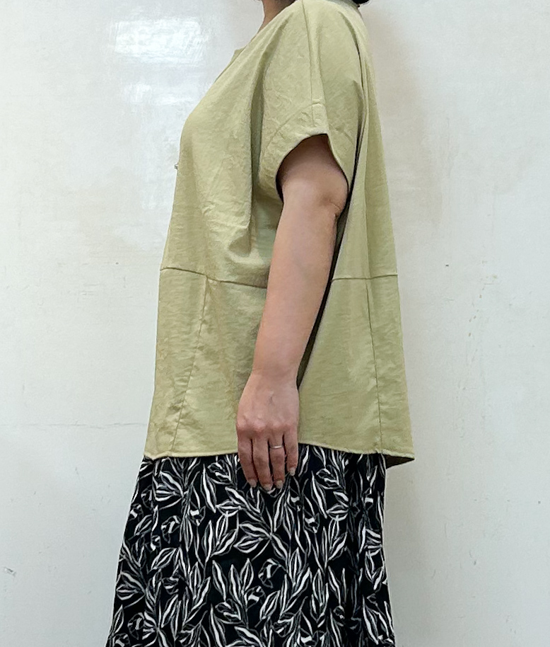 haruさんの「SHOO･LA･RUE｜【洗濯機可/セットアップ可】軽凛(かろりん) シンプル上品 切替コクーントップス」を使ったコーディネート