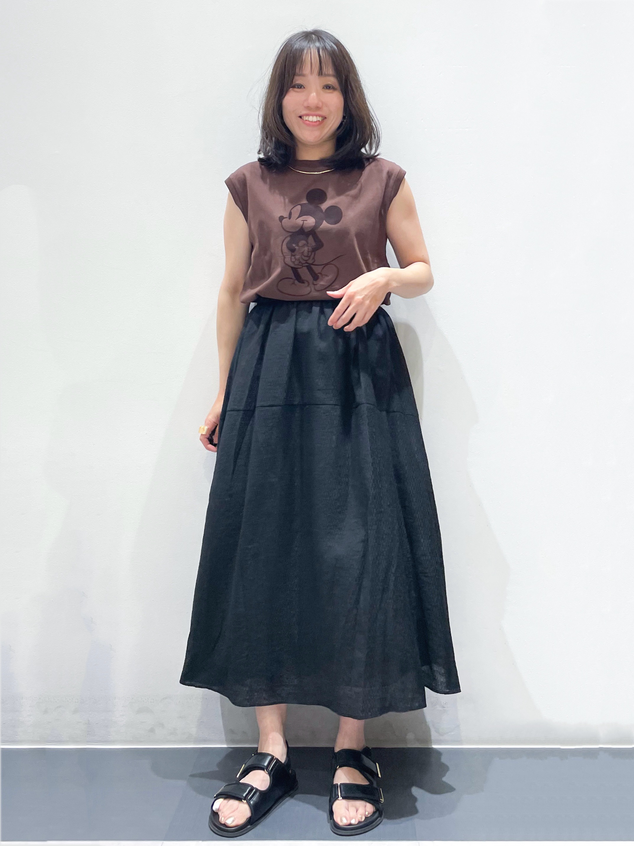 ともも。さんの「OPAQUE.CLIP｜「Mickey Mouse」フロッキープリント フレンチスリーブTシャツ《洗濯機OK》」を使ったコーディネート