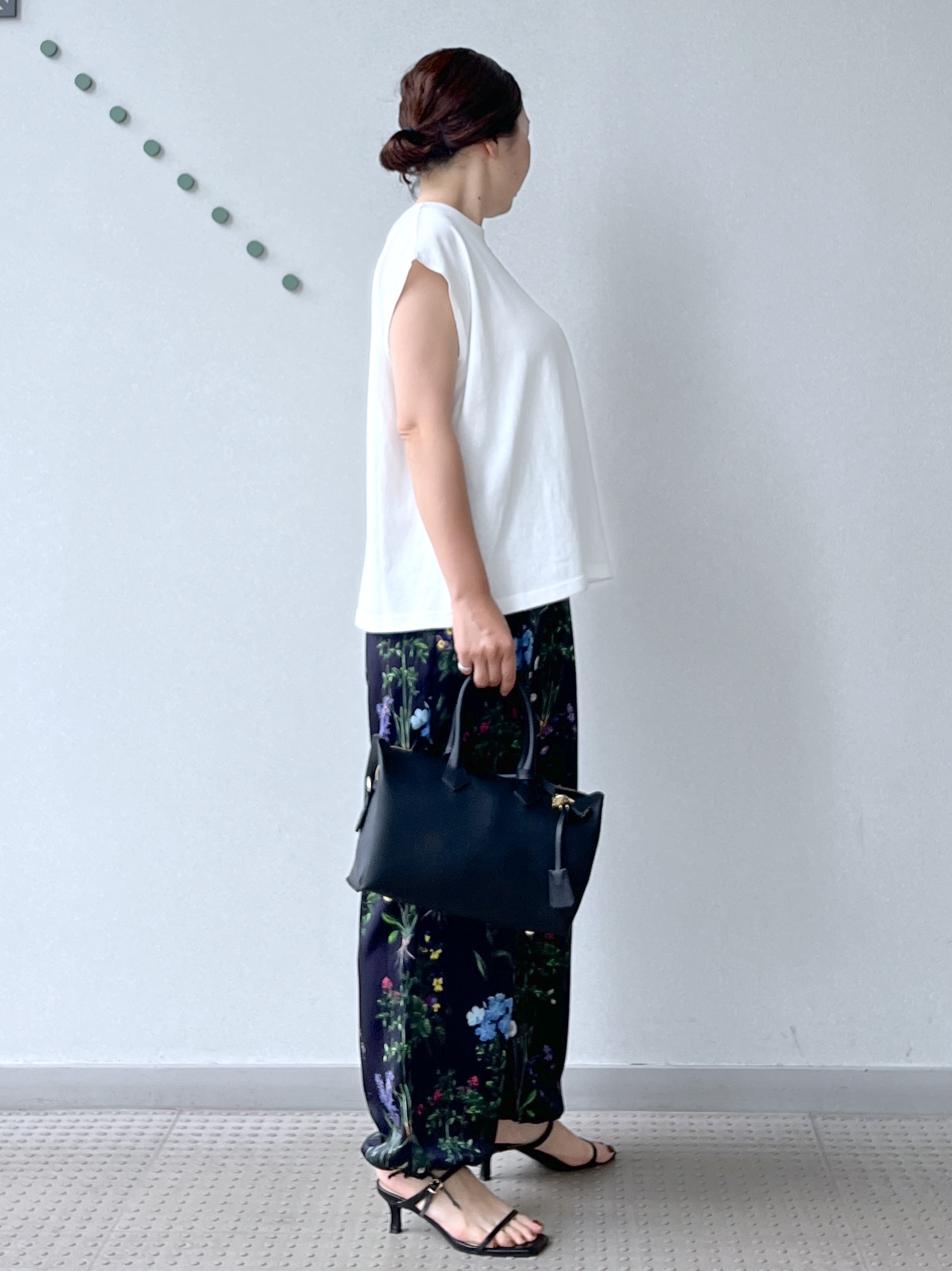 Soeさんの「DRESSTERIOR｜【otonaMUSE5月号掲載】スキニーベルトサンダル」を使ったコーディネート