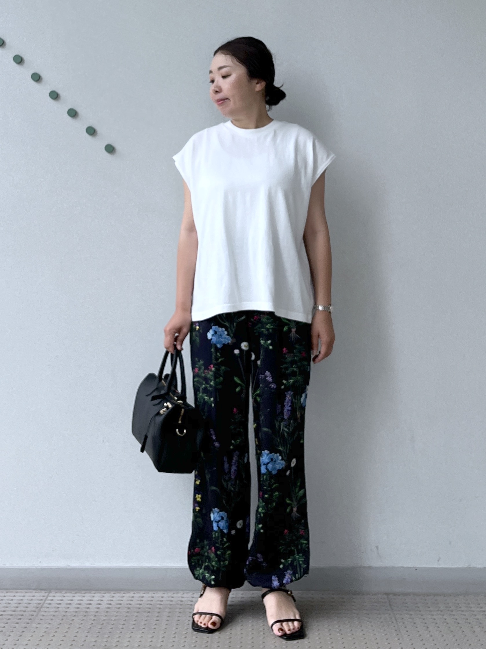Soeさんの「DRESSTERIOR｜【otonaMUSE5月号掲載】スキニーベルトサンダル」を使ったコーディネート