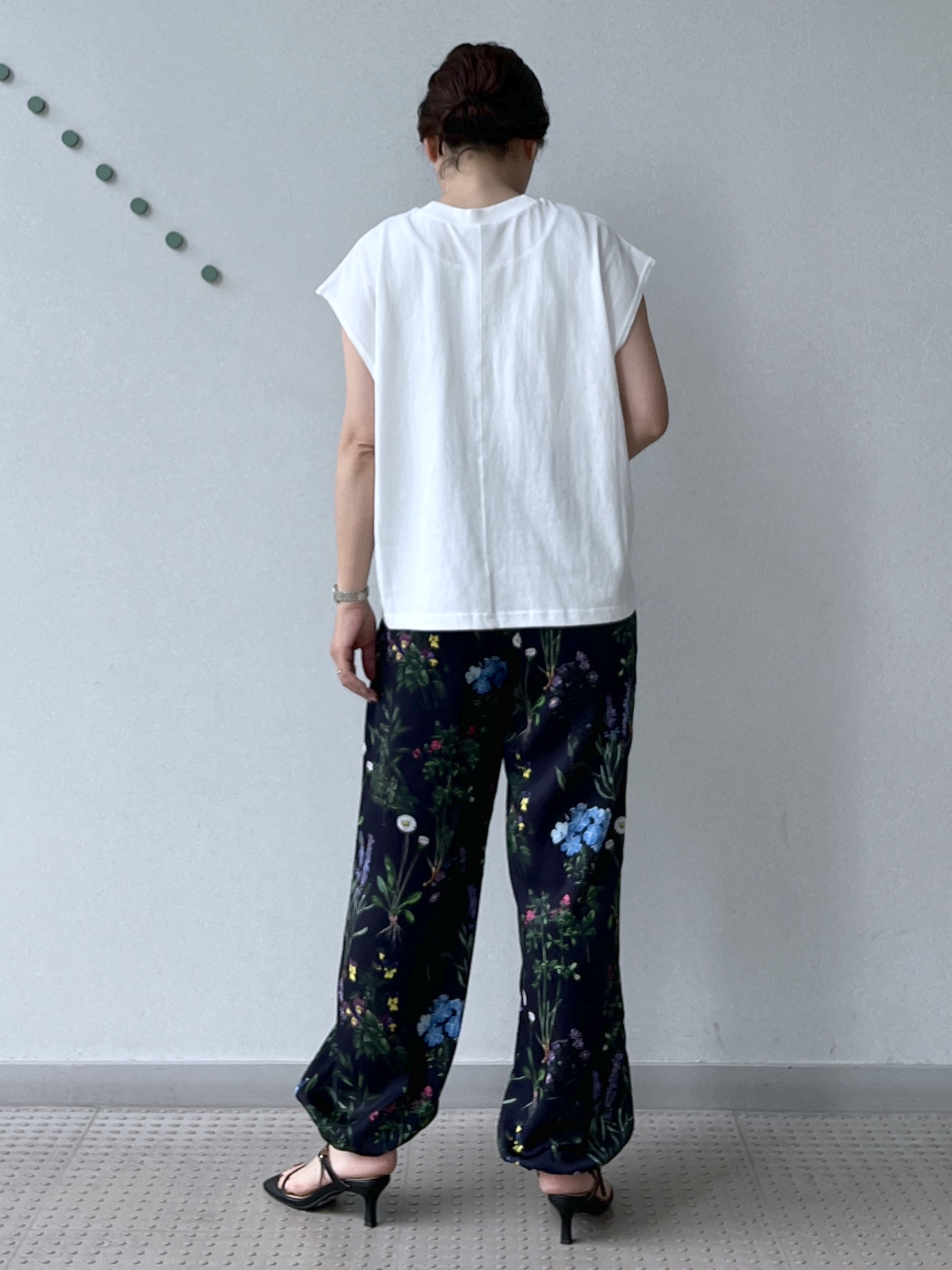 Soeさんの「DRESSTERIOR｜【otonaMUSE5月号掲載】スキニーベルトサンダル」を使ったコーディネート