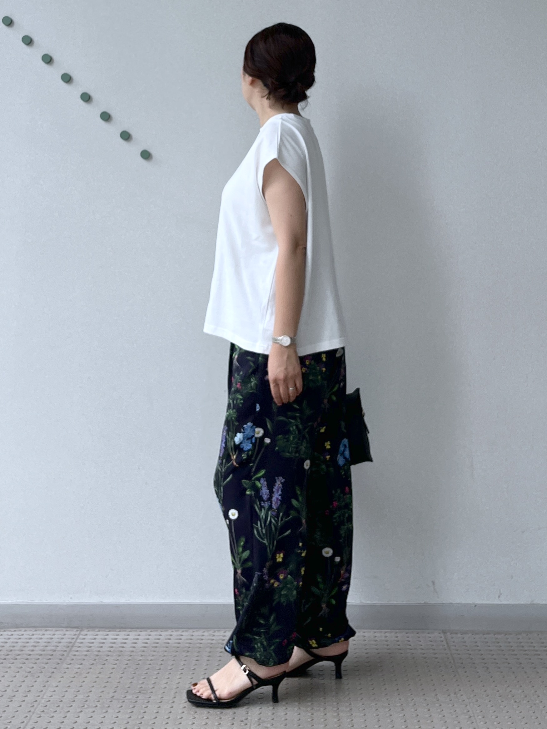 Soeさんの「DRESSTERIOR｜【otonaMUSE5月号掲載】スキニーベルトサンダル」を使ったコーディネート