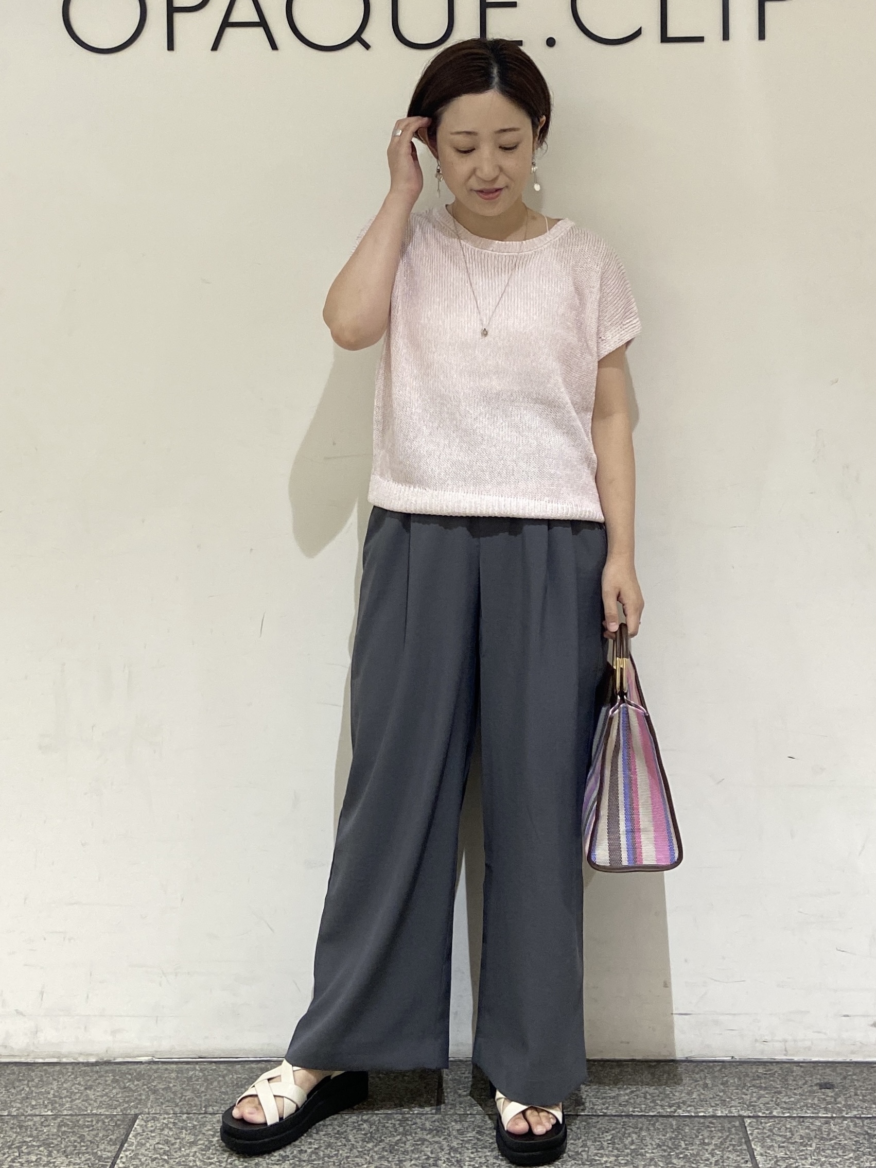 MIHOさんの「OPAQUE.CLIP｜ラメメッシュ フレンチスリーブニット【洗濯機OK】」を使ったコーディネート