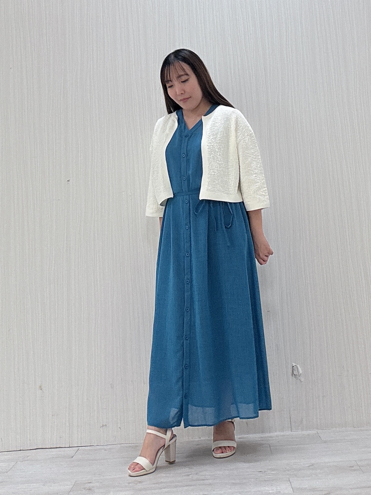 ayakaさんの「UNTITLED｜【秋映え/ジレとしても〇】シアーVネックワンピース」を使ったコーディネート