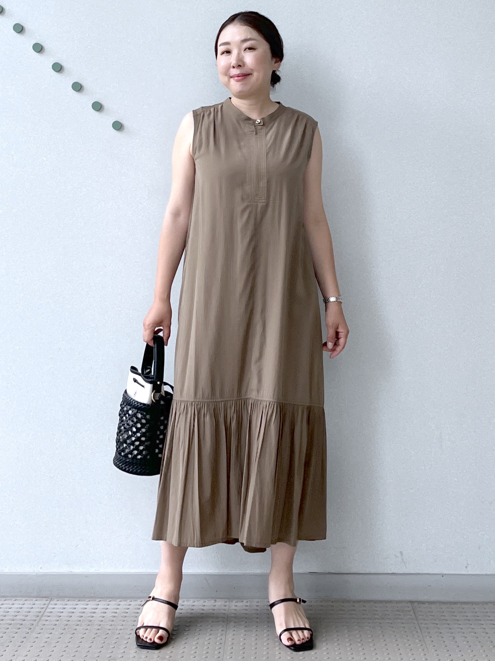 Soeさんの「DRESSTERIOR｜【otonaMUSE5月号掲載】スキニーベルトサンダル」を使ったコーディネート