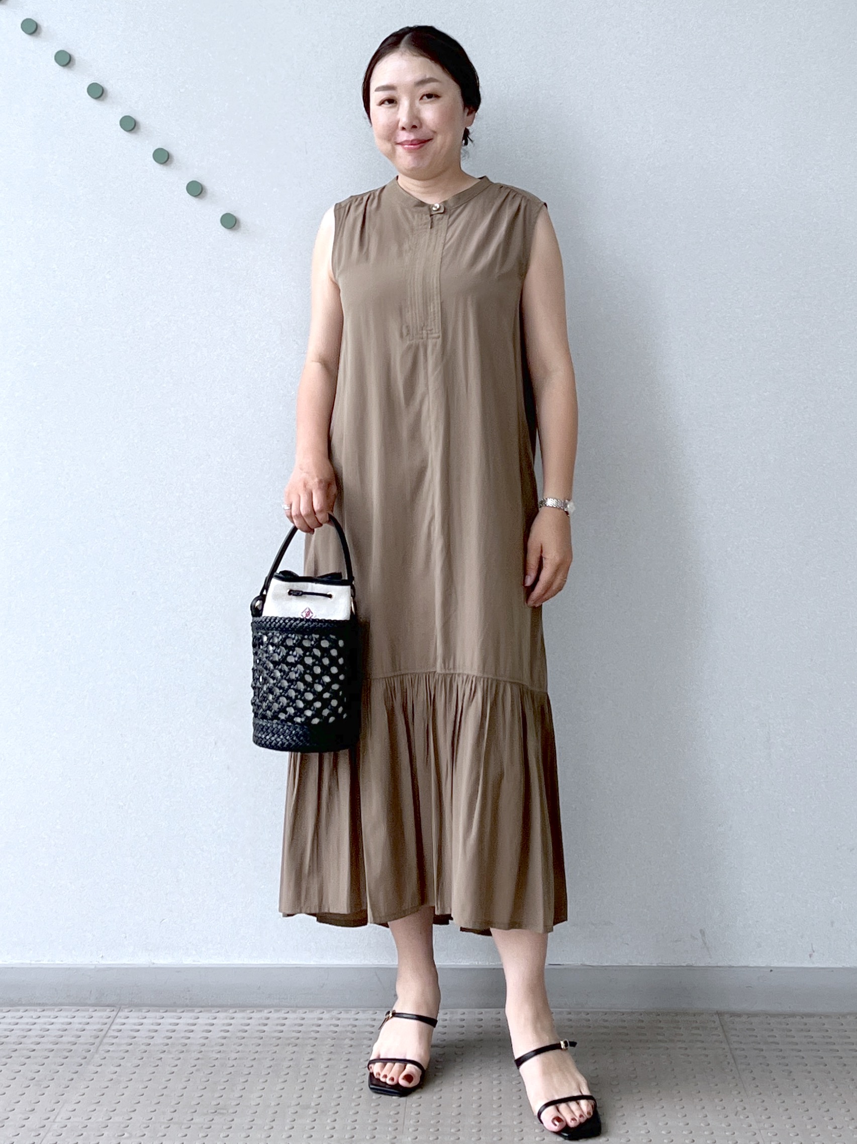 Soeさんの「DRESSTERIOR｜【otonaMUSE5月号掲載】スキニーベルトサンダル」を使ったコーディネート