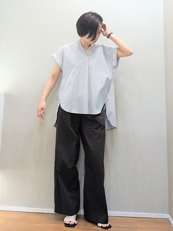ミズタさんの「UNTITLED｜【吸水速乾/接触冷感】バックプリーツデザインブラウス」を使ったコーディネート