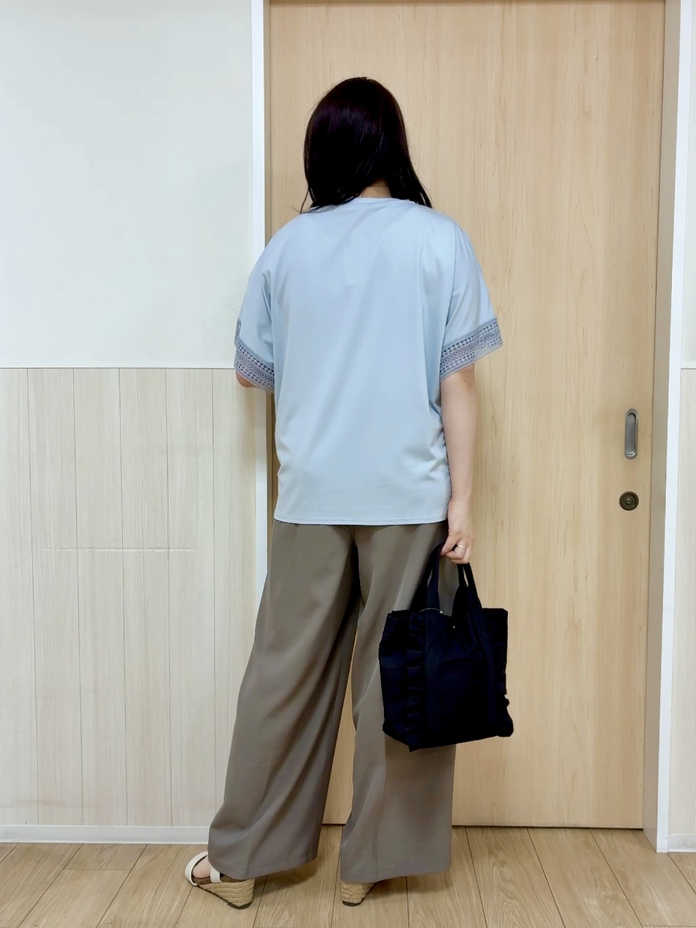 nanaseさんの「SHOO･LA･RUE｜【UV/洗濯機可/体型カバー】ヒップ周りが隠せる お袖レースTシャツ」を使ったコーディネート