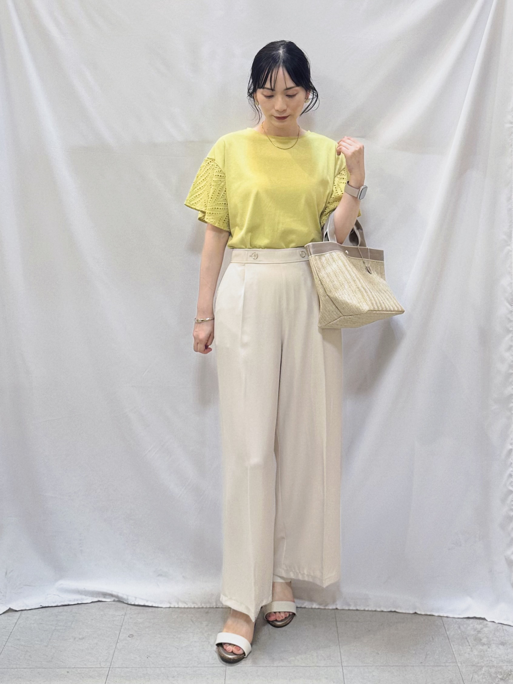 𝐇𝐢𝐫𝐨𝐦𝐢さんの「SHOO･LA･RUE｜【S-LL/洗濯機可/体型カバー】汗じみが気になりにくい お袖レースフレアTシャツ」を使ったコーディネート