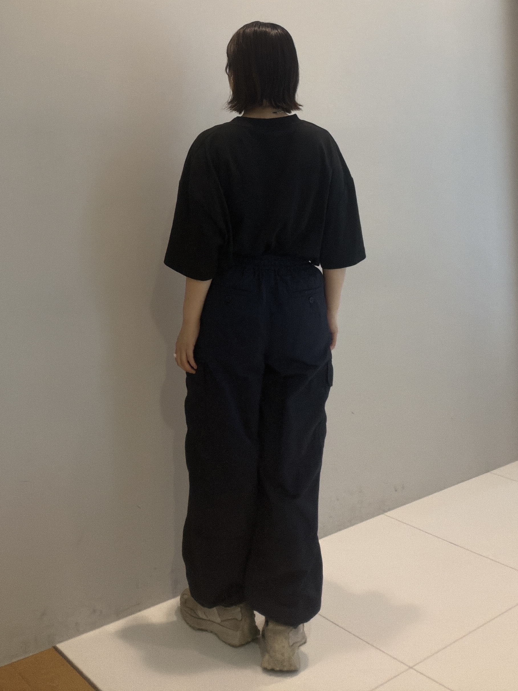 abeさんの「tk.TAKEO KIKUCHI｜ロゴフラワー刺繍Tシャツ」を使ったコーディネート