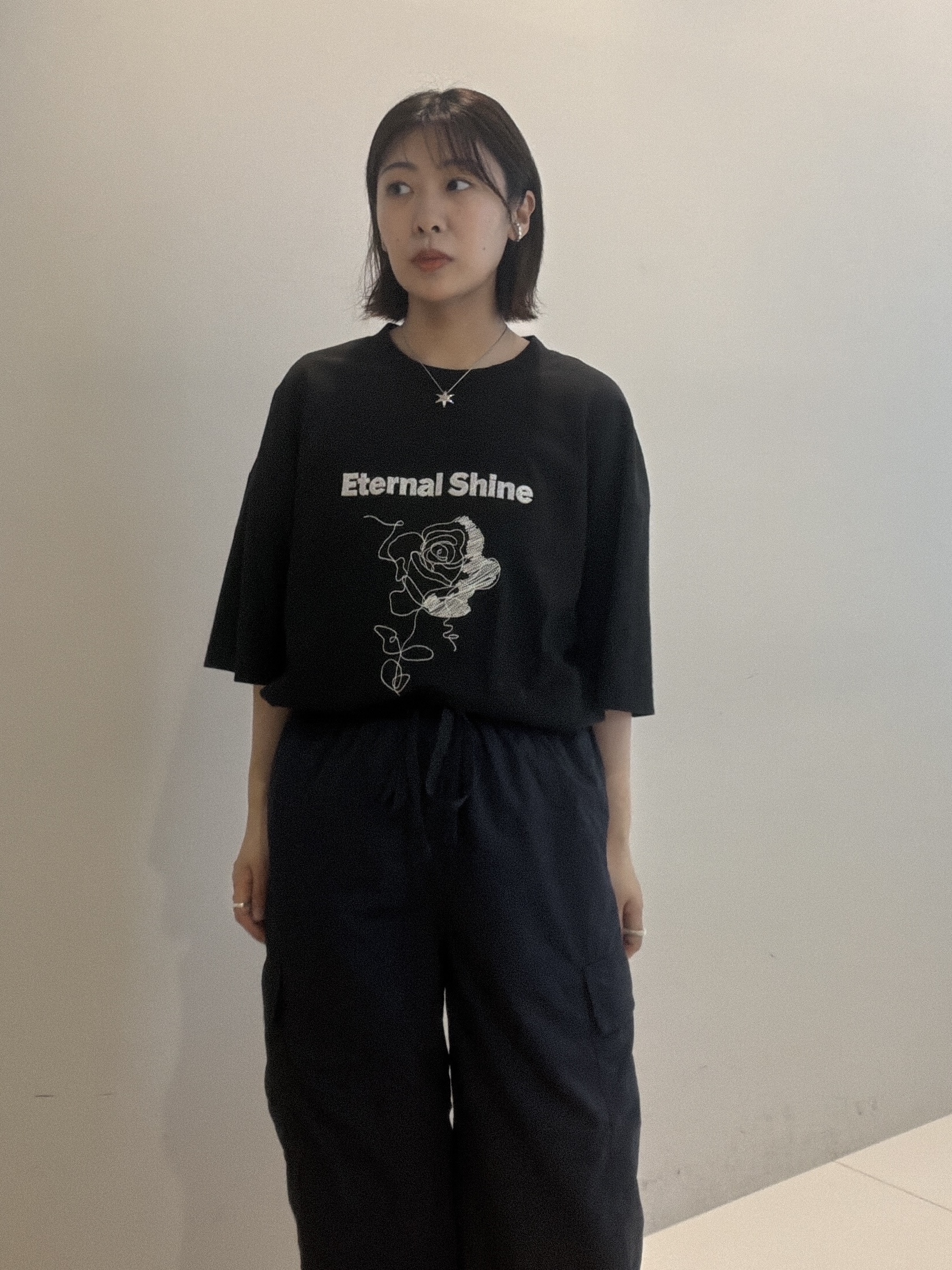 abeさんの「tk.TAKEO KIKUCHI｜ロゴフラワー刺繍Tシャツ」を使ったコーディネート