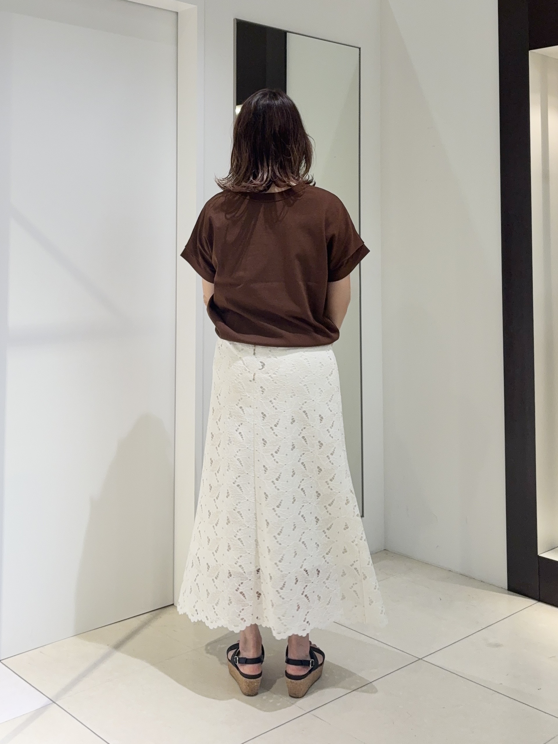 tomoさんの「UNTITLED｜【肌に張りつきにくい/前後2WAY】ドライタッチコットンプルオーバー」を使ったコーディネート