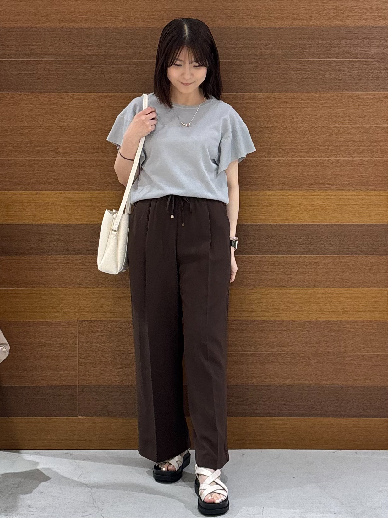 まみさんの「OPAQUE.CLIP｜『STORY Web7月掲載』ドライタッチラメニット《UV／洗える／6col》」を使ったコーディネート