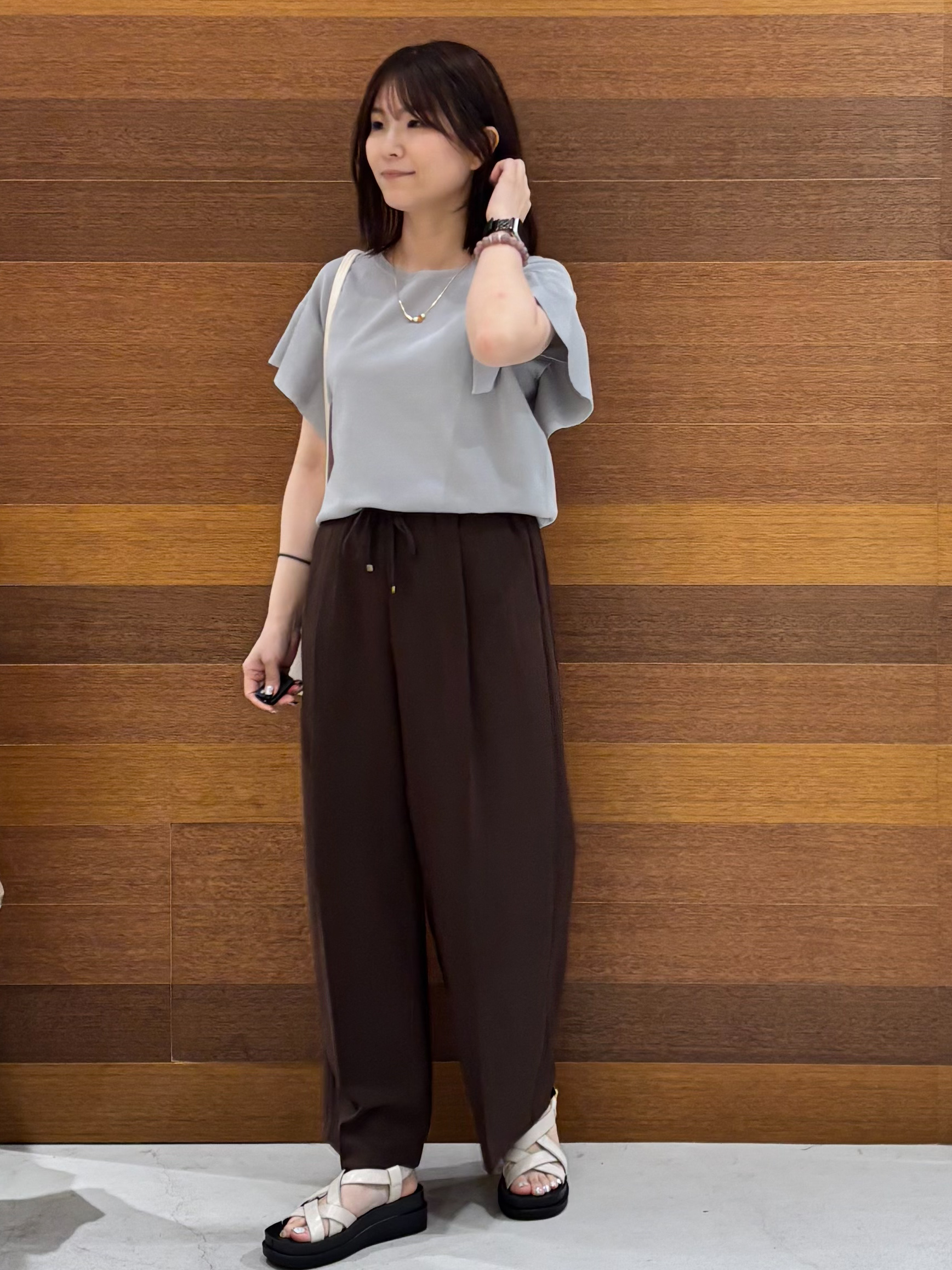 まみさんの「OPAQUE.CLIP｜『STORY Web7月掲載』ドライタッチラメニット《UV／洗える／6col》」を使ったコーディネート