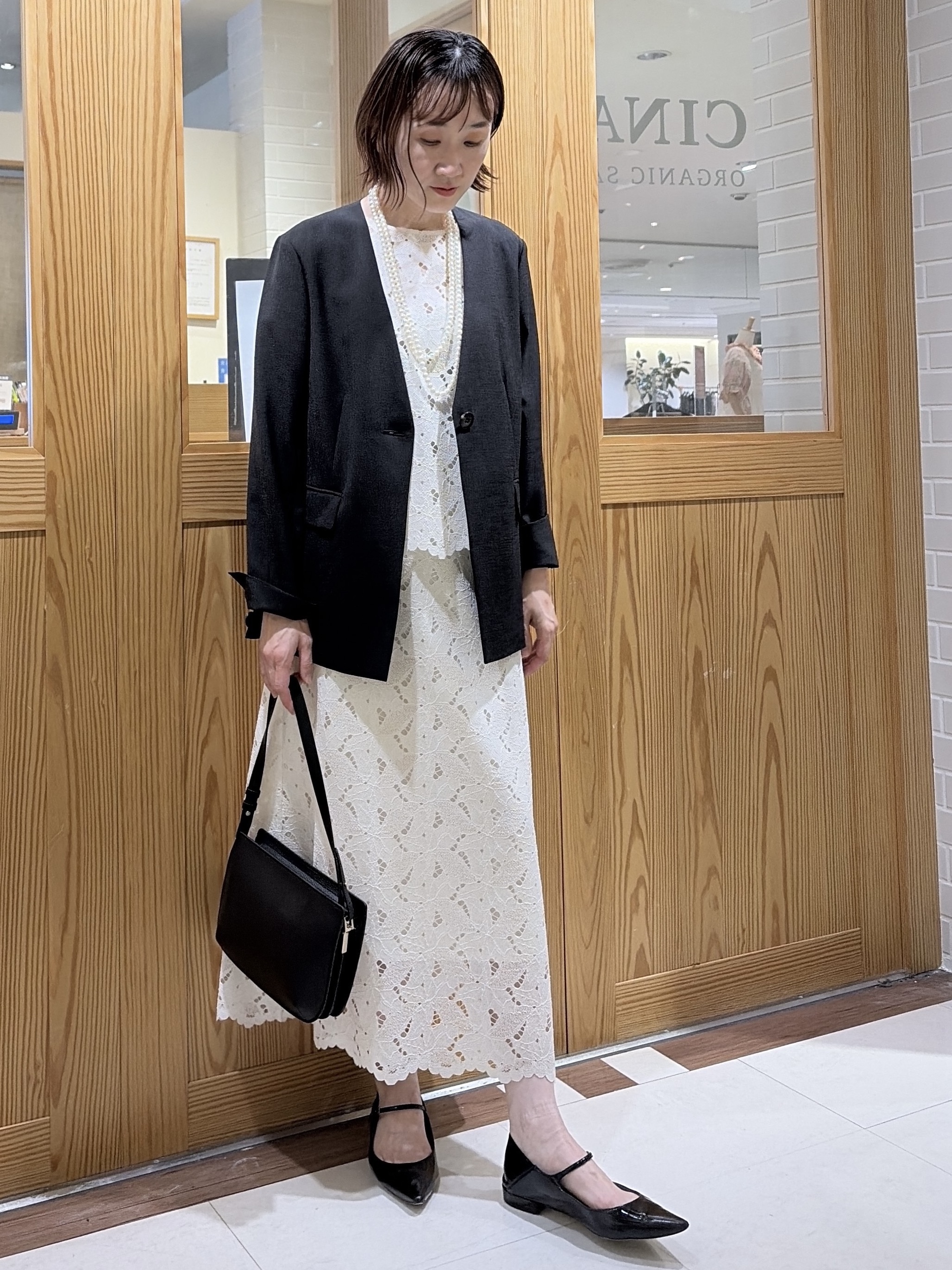 ゆうさんの「UNTITLED｜【セットアップ可/品のある透け感】リーフレースブラウス」を使ったコーディネート