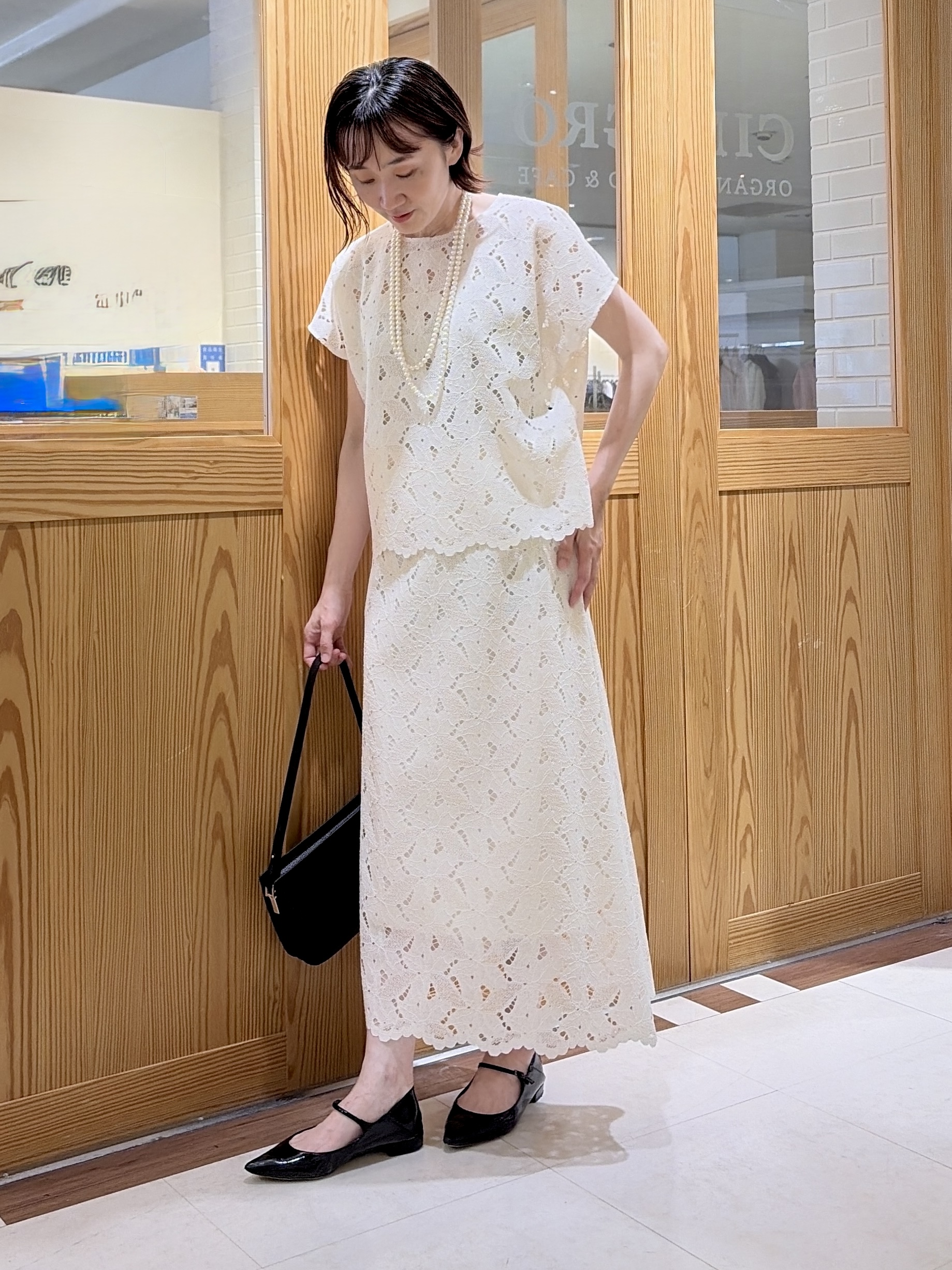 ゆうさんの「UNTITLED｜【セットアップ可/品のある透け感】リーフレースブラウス」を使ったコーディネート