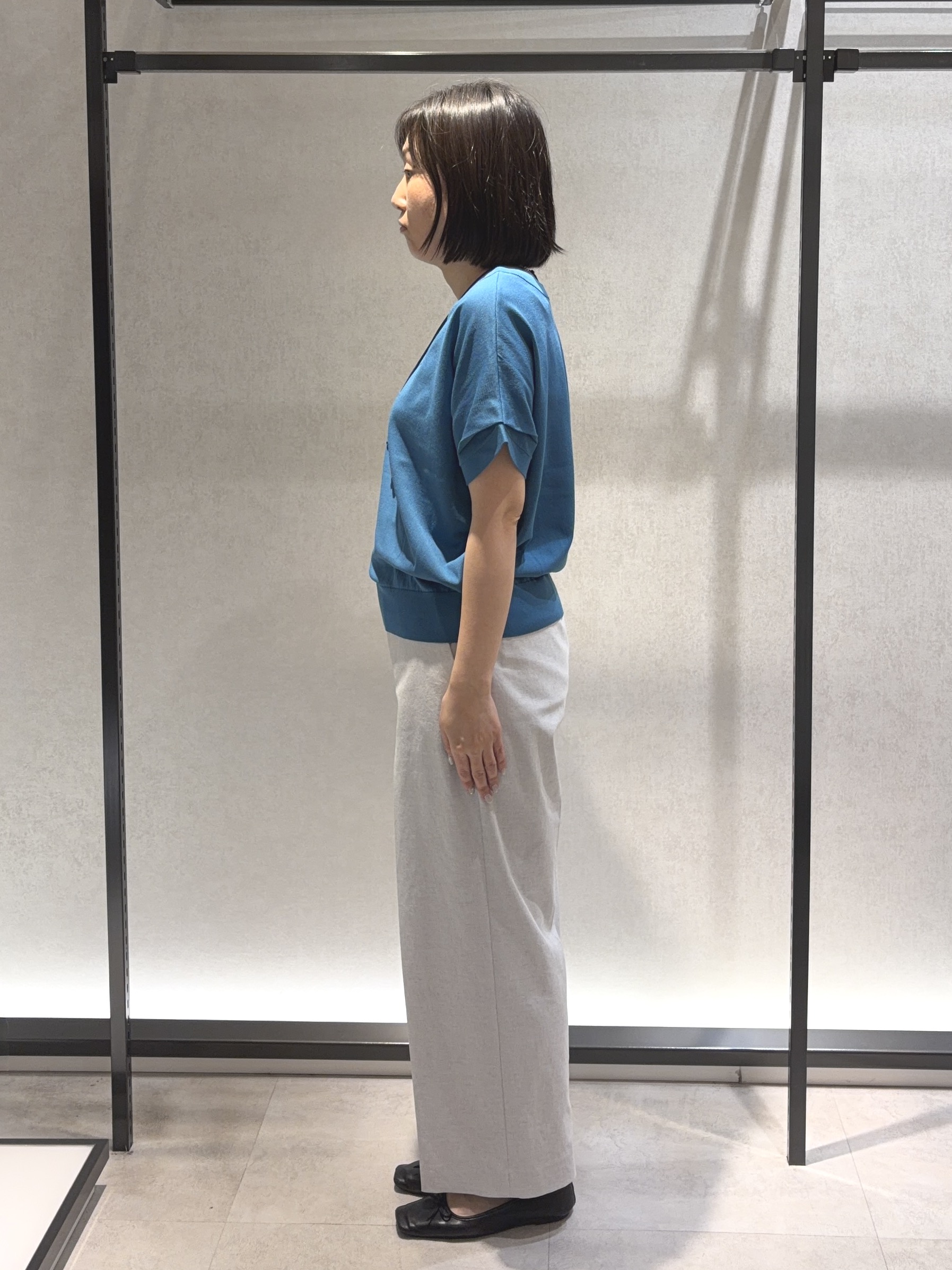 わたなべさんの「UNTITLED｜【肌に張りつきにくい/前後2WAY】ドライタッチコットンプルオーバー」を使ったコーディネート