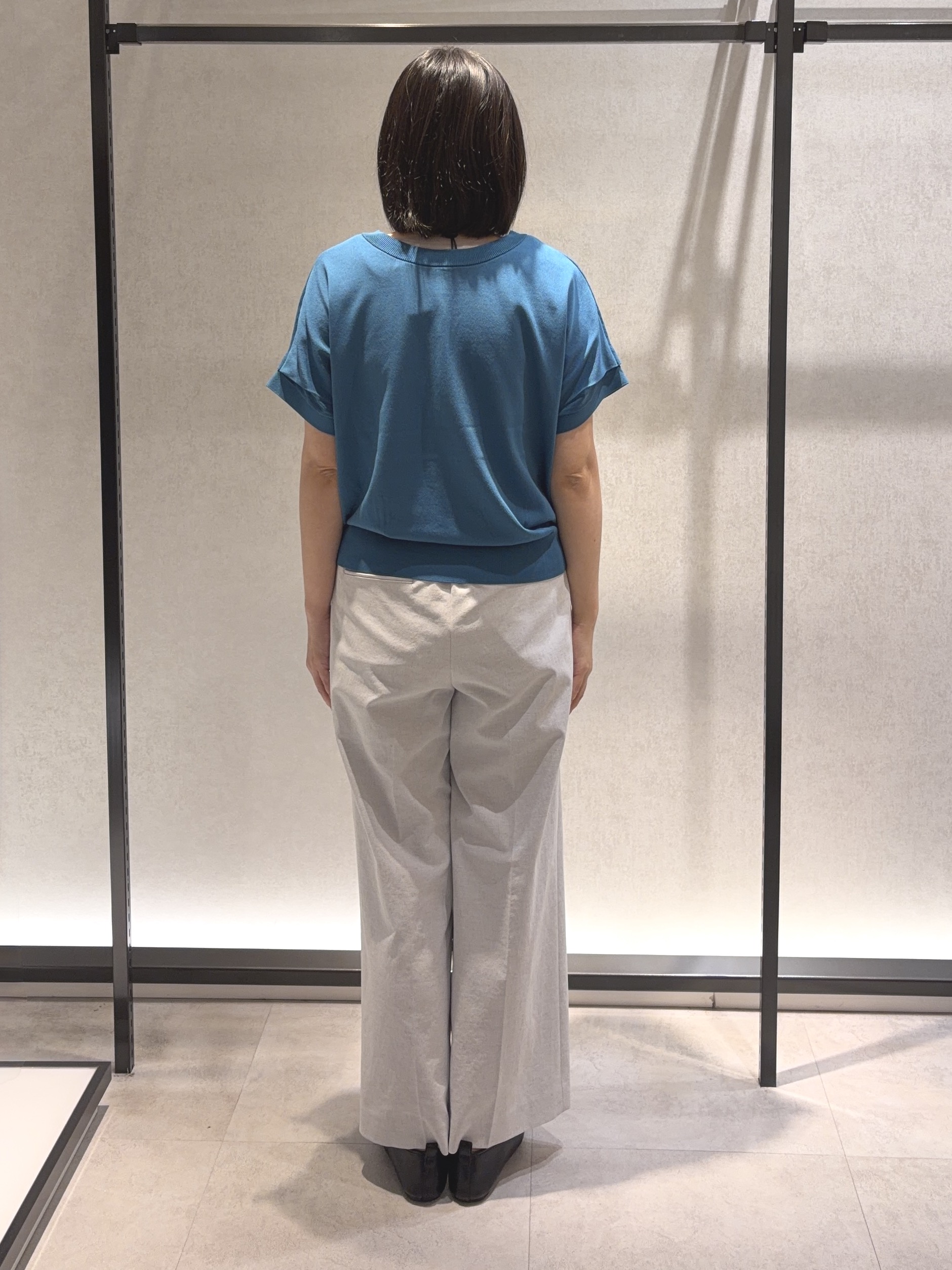 わたなべさんの「UNTITLED｜【肌に張りつきにくい/前後2WAY】ドライタッチコットンプルオーバー」を使ったコーディネート