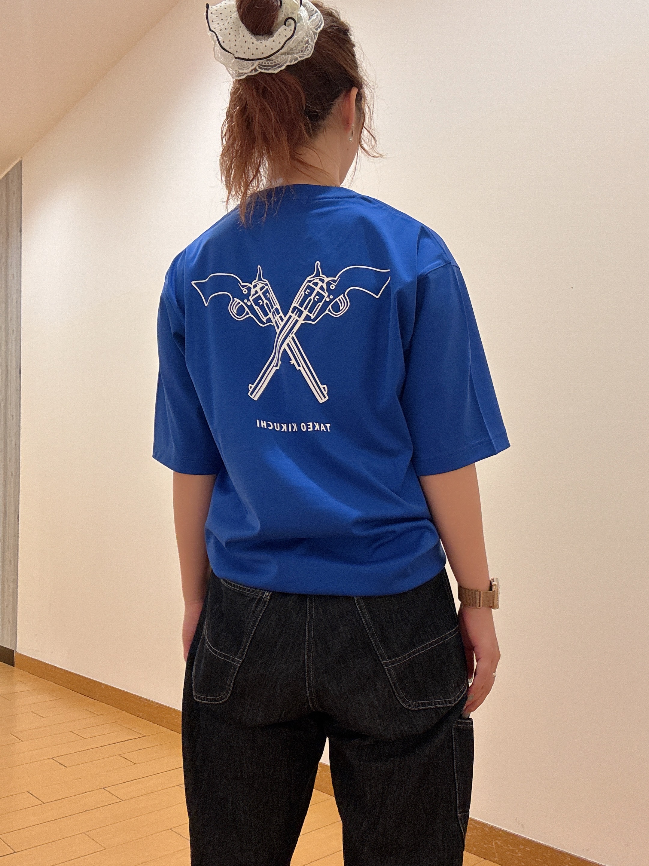 ヒナさんの「TAKEO KIKUCHI｜【BOWLER HAT LABEL】アイスクリアコットン バッククロスピストル 半袖Tシャツ」を使ったコーディネート