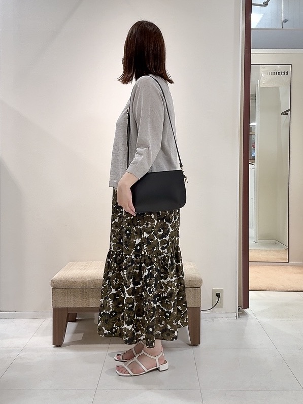 YUIさんの「UNTITLED｜【ゆったり/リラクシー】リネンボートネックプルオーバー」を使ったコーディネート