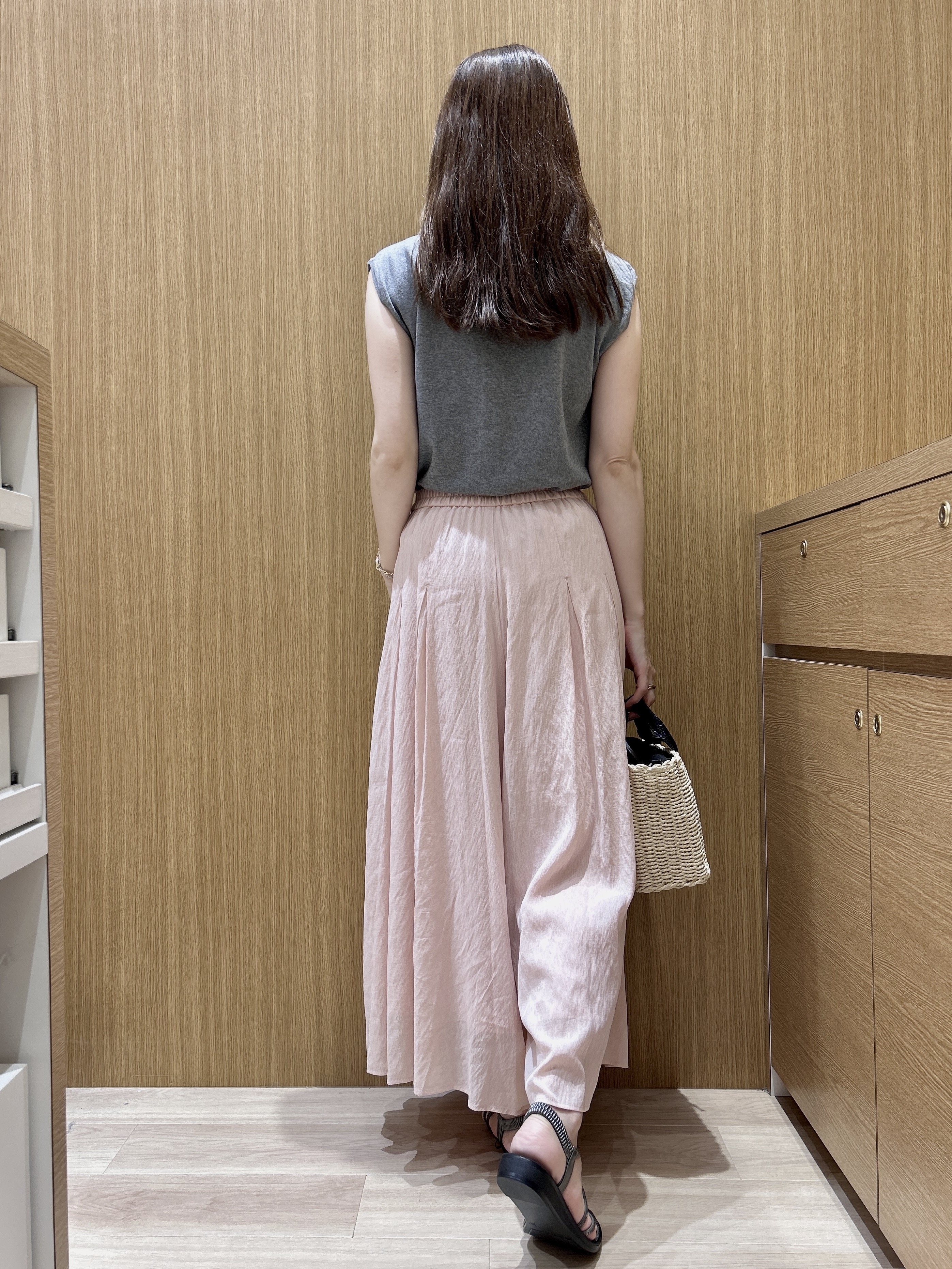 maiさんの「OPAQUE.CLIP｜配色衿フレンチスリーブニット【洗濯機OK】」を使ったコーディネート