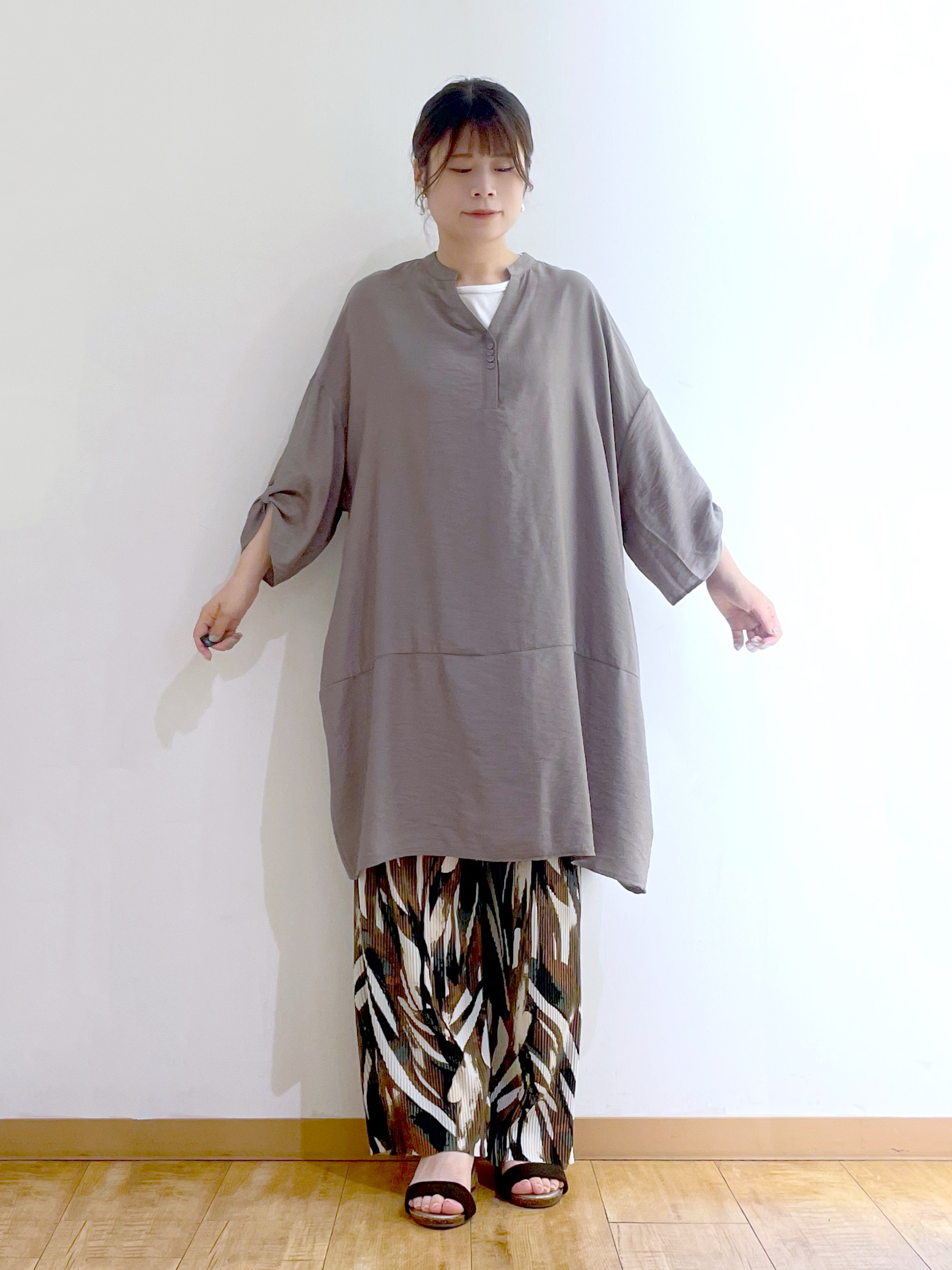 かのさんの「SHOO･LA･RUE｜【S-LL/洗濯後しわになりにくい】ゆるっと体型カバー 7分袖コクーンチュニック」を使ったコーディネート