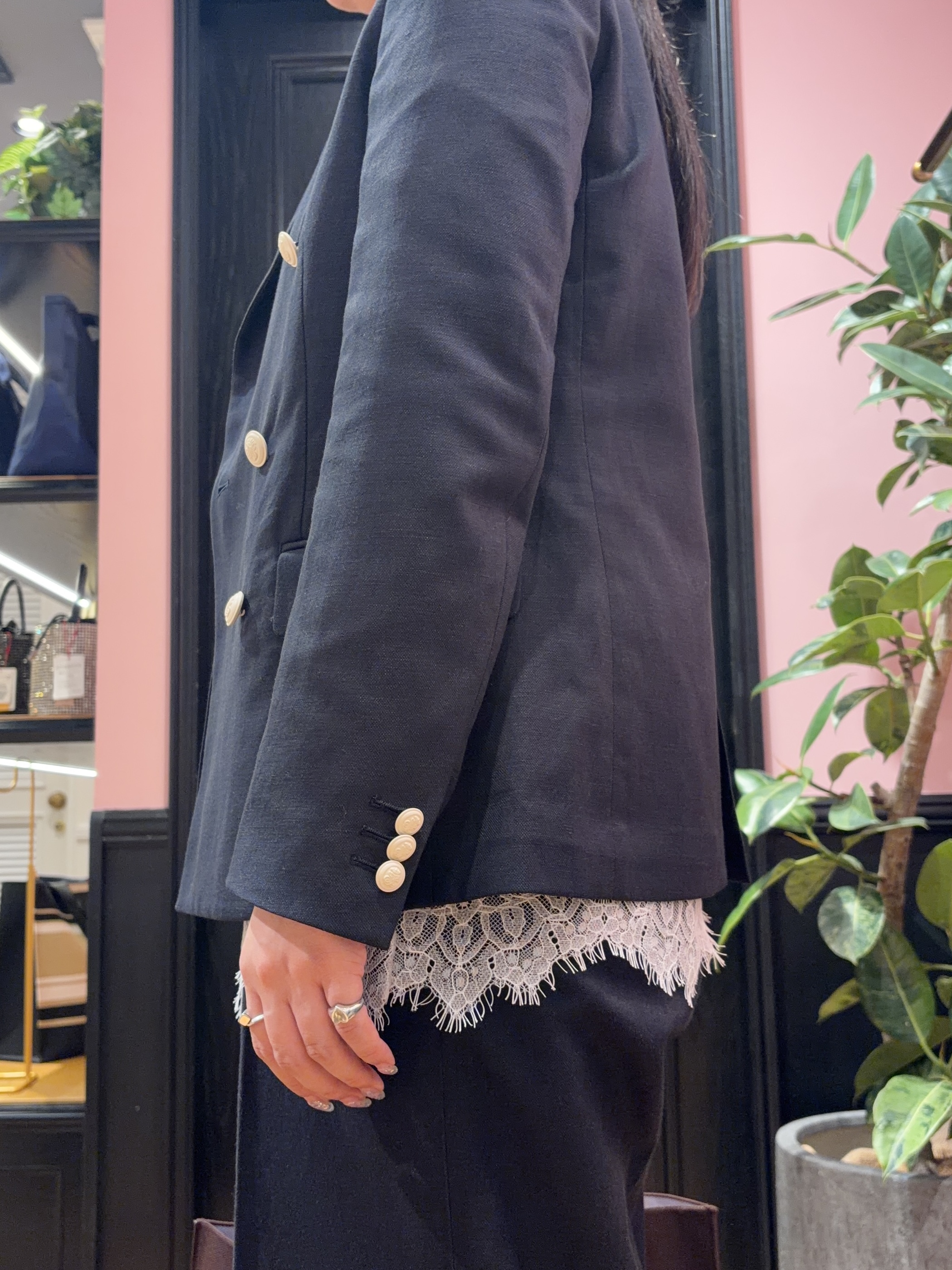 SAKAIさんの「DRESSTERIOR｜◆レースドッキングレイヤード Tシャツ」を使ったコーディネート