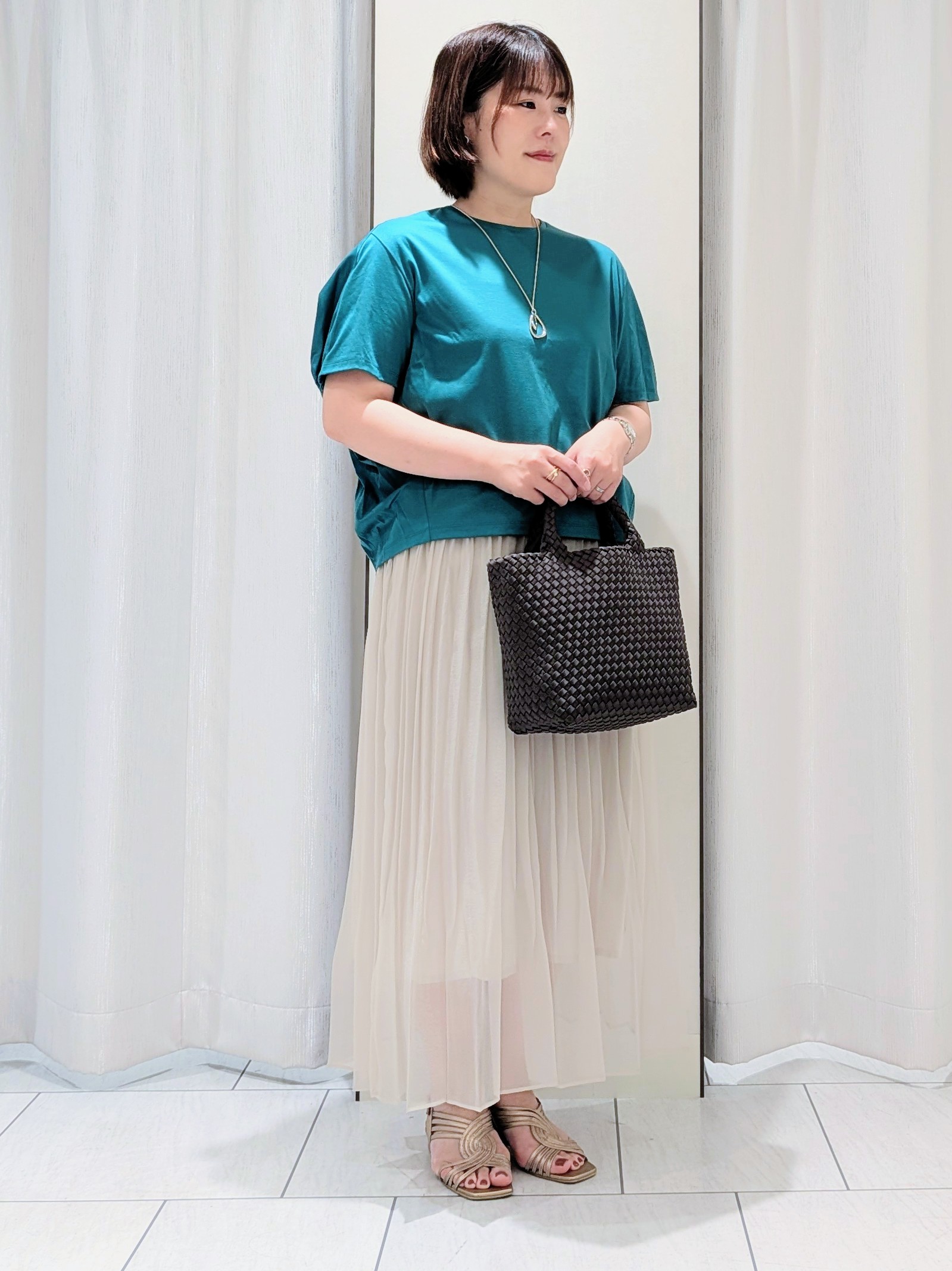 Onumaさんの「UNTITLED｜◆【ウエストゴム/洗える】エアリーシアープリーツスカート」を使ったコーディネート