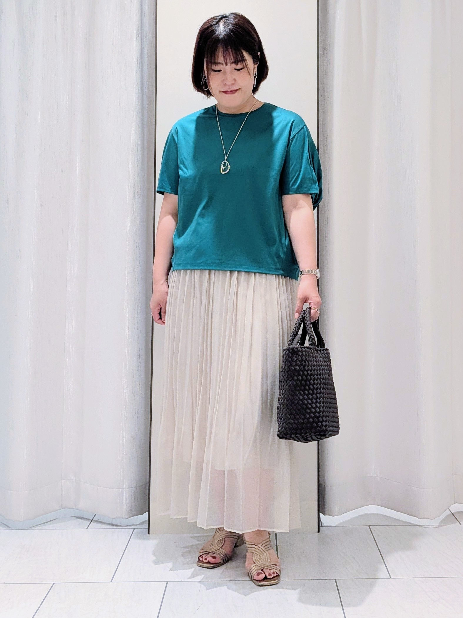 Onumaさんの「UNTITLED｜◆【ウエストゴム/洗える】エアリーシアープリーツスカート」を使ったコーディネート