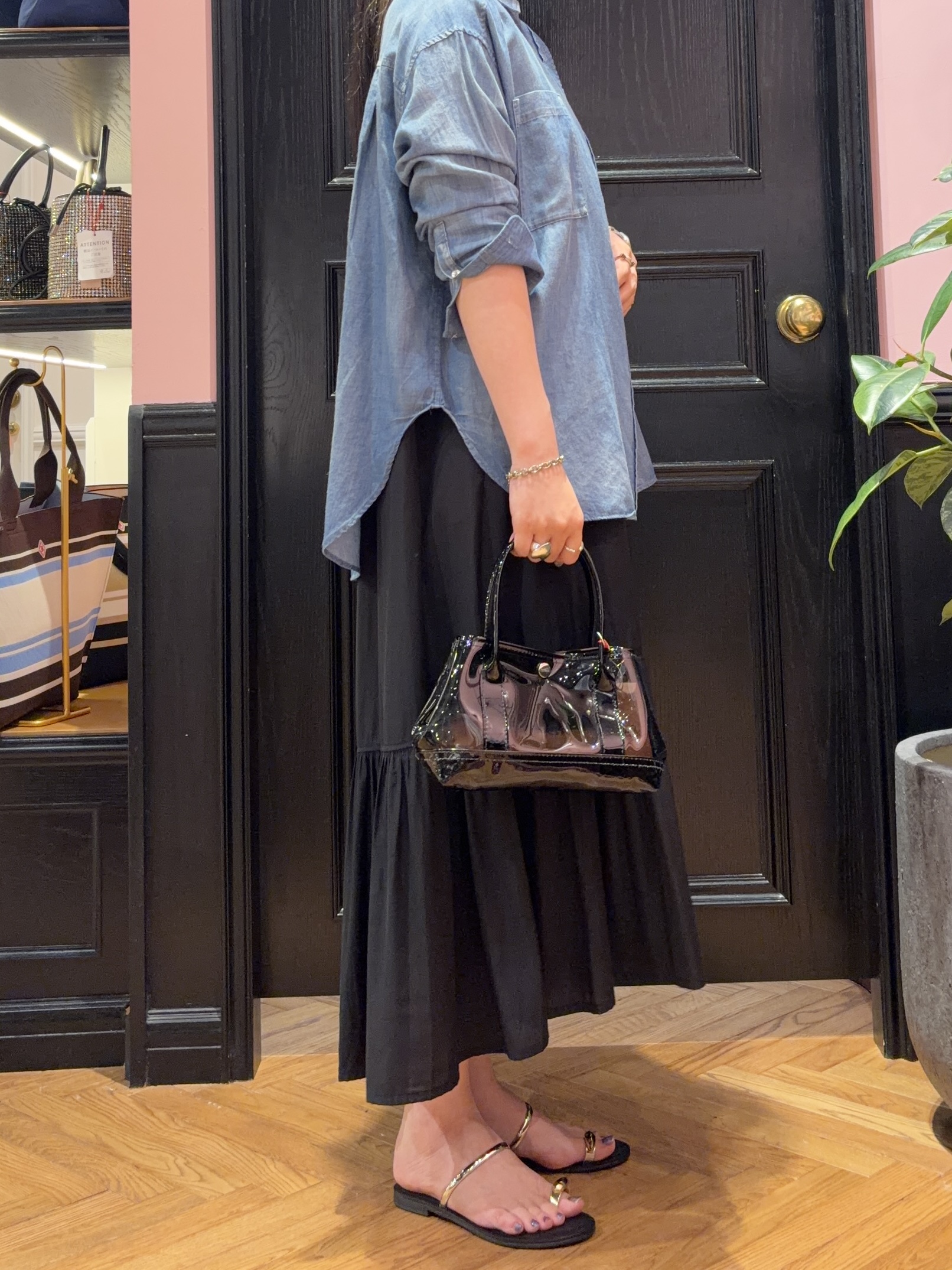 SAKAIさんの「DRESSTERIOR｜【涼しく着映え】シアーデニムシャツ」を使ったコーディネート