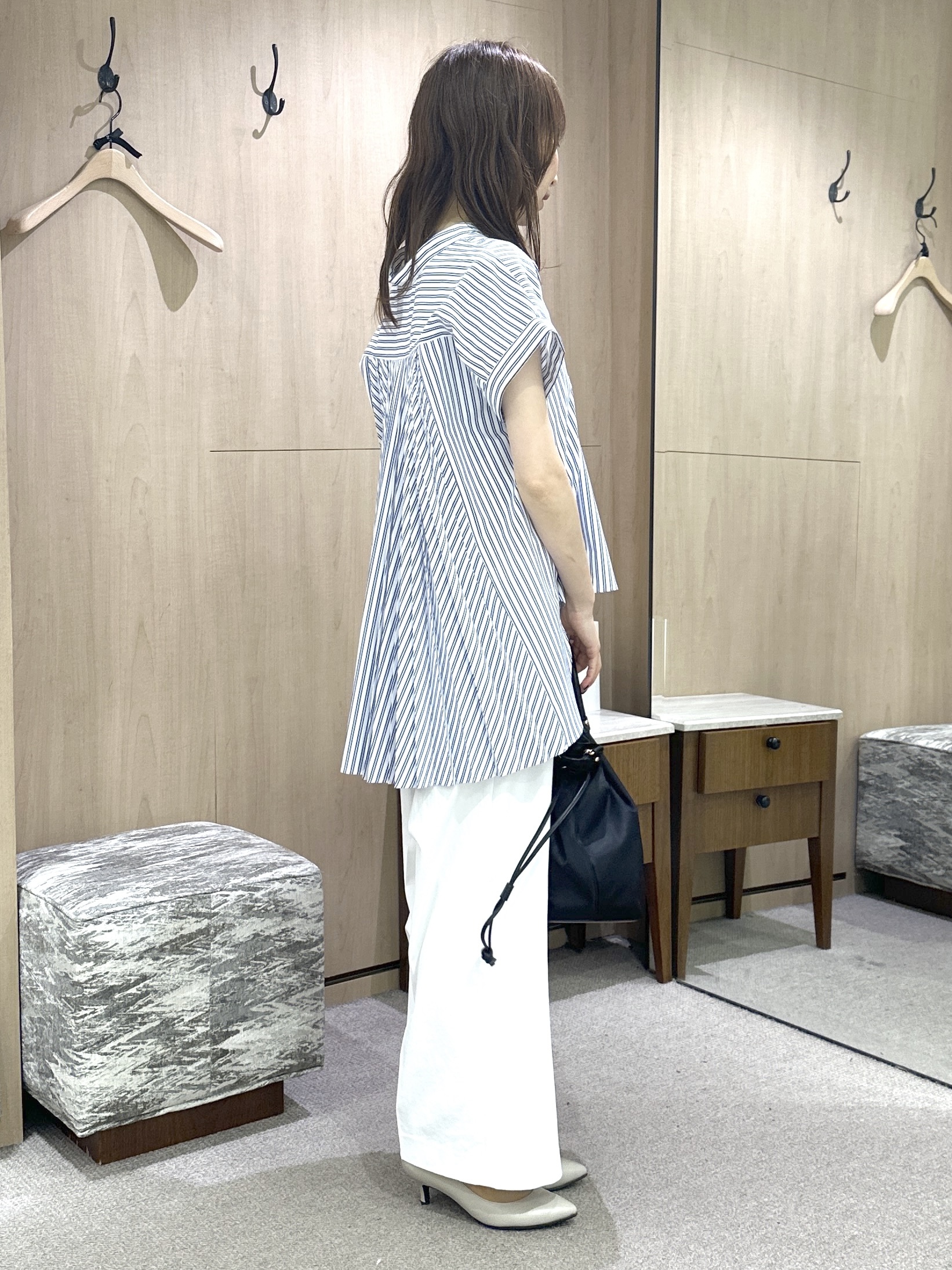 Miwaさんの「UNTITLED｜【吸水速乾/接触冷感】バックプリーツデザインブラウス」を使ったコーディネート