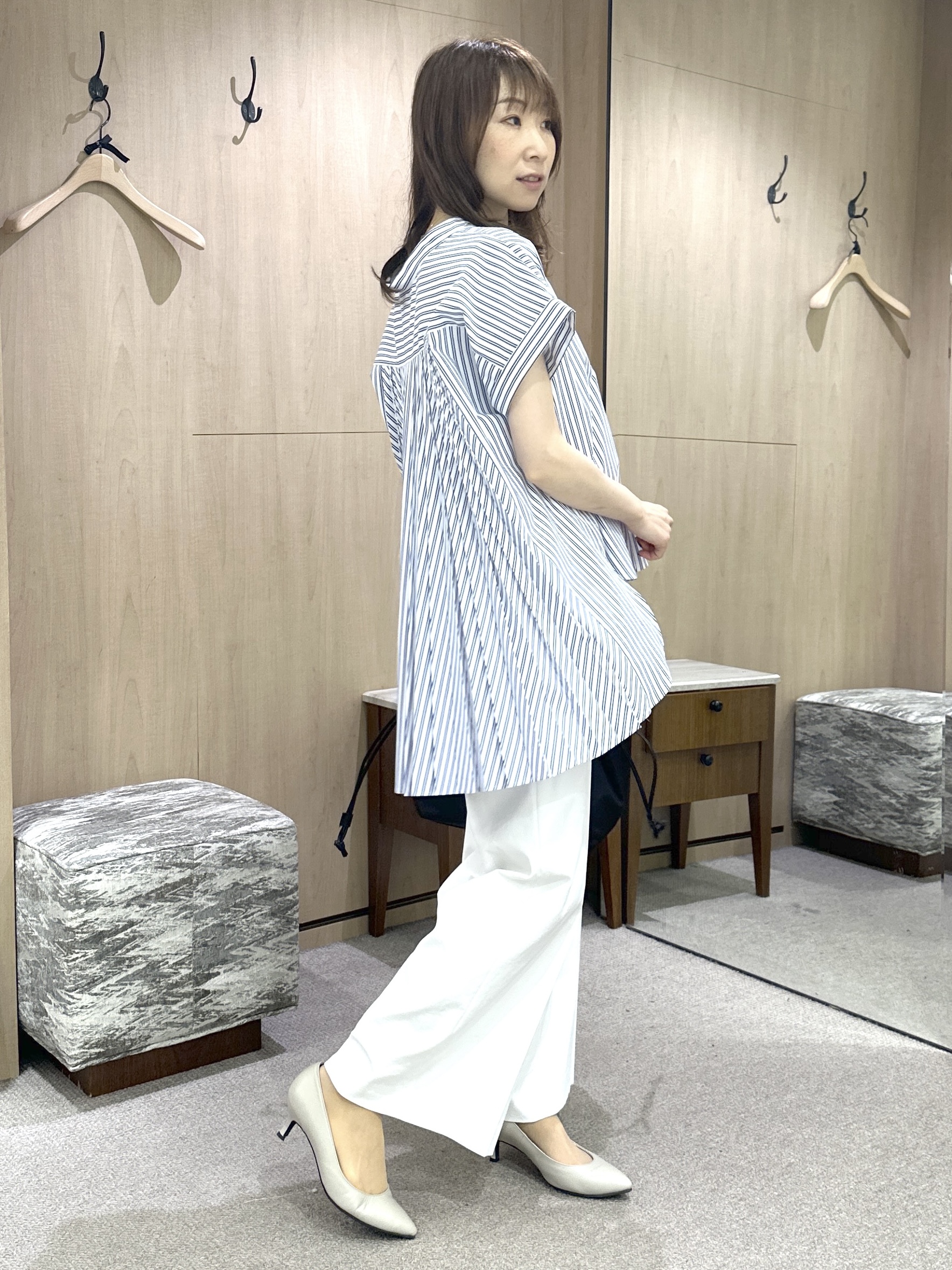 Miwaさんの「UNTITLED｜【吸水速乾/接触冷感】バックプリーツデザインブラウス」を使ったコーディネート