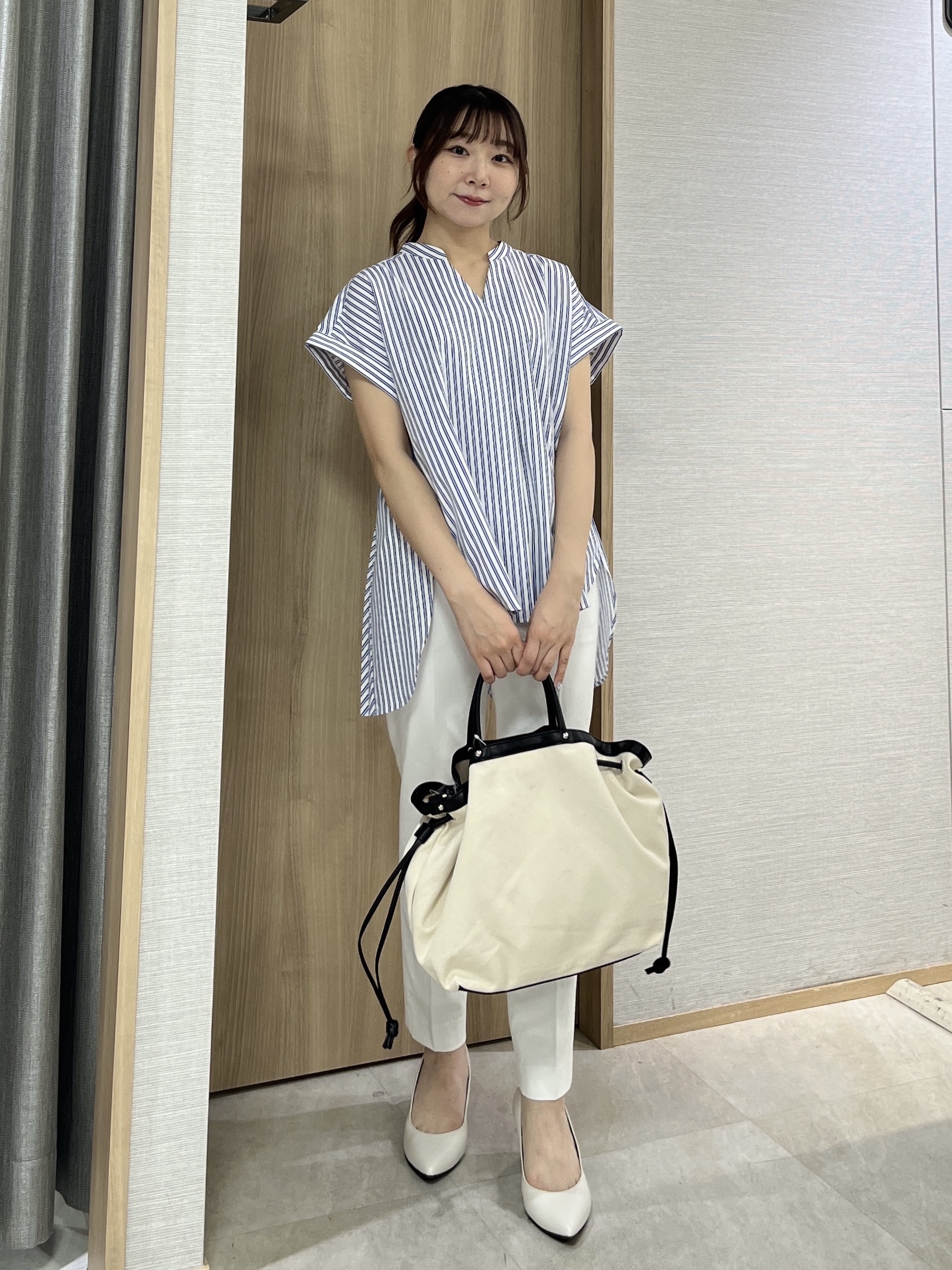 KAHOさんの「UNTITLED｜【吸水速乾/接触冷感】バックプリーツデザインブラウス」を使ったコーディネート