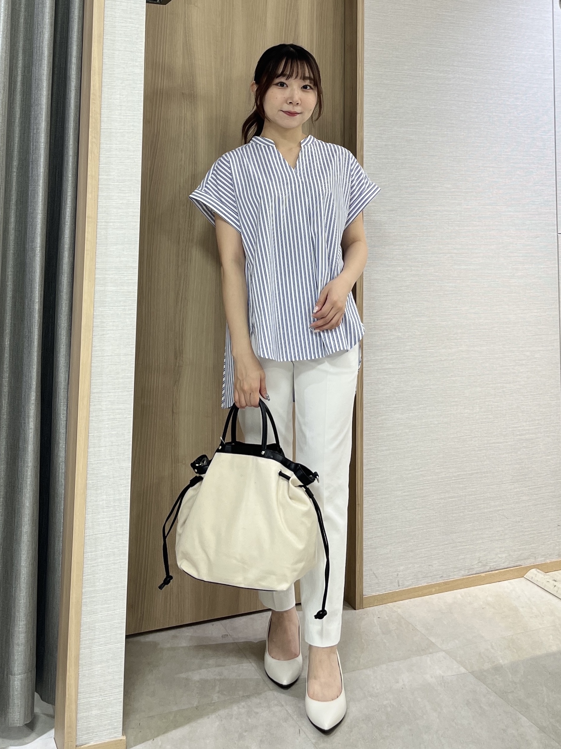 KAHOさんの「UNTITLED｜【吸水速乾/接触冷感】バックプリーツデザインブラウス」を使ったコーディネート
