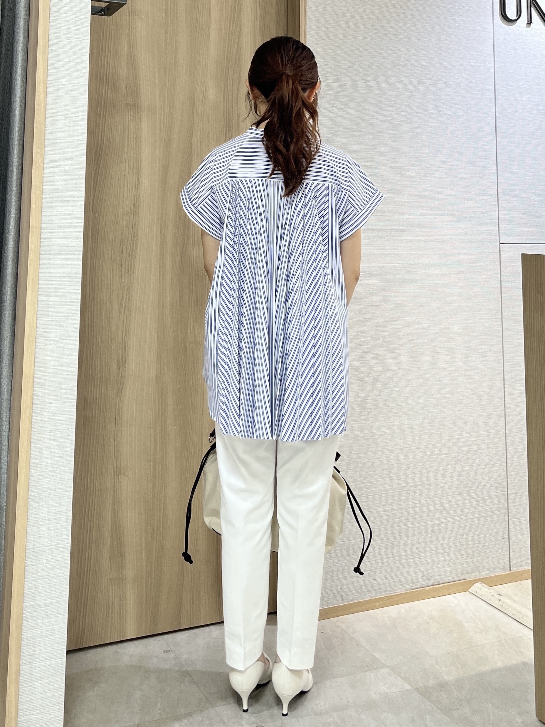KAHOさんの「UNTITLED｜【吸水速乾/接触冷感】バックプリーツデザインブラウス」を使ったコーディネート