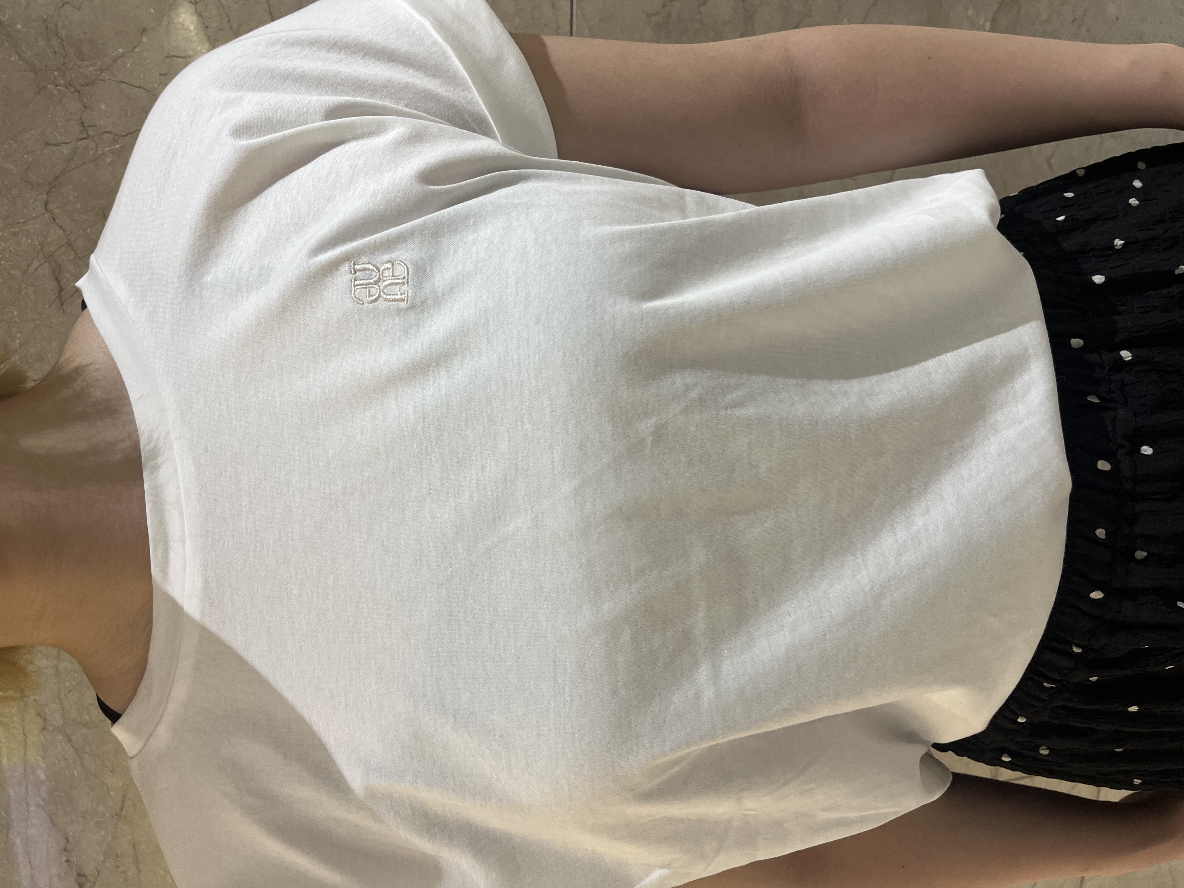 まひるさんの「index｜【接触冷感／UV】ワンポイント刺繍Tシャツ《7col／XS~3L／洗濯機OK》」を使ったコーディネート