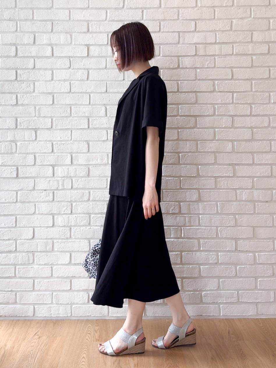 𝐜𝐡𝐢𝐤𝐚さんの「SHOO･LA･RUE｜【高レビュー/洗濯機可/セットアップ可】軽凛(かろりん) 半袖ジャケット」を使ったコーディネート