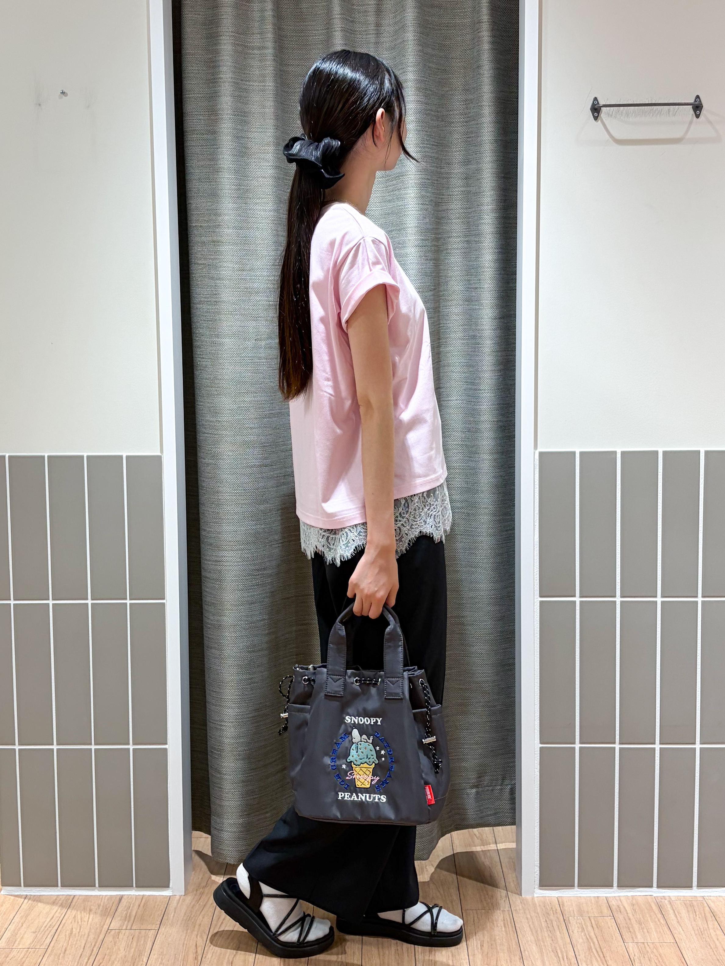 Kotoさんの「grove｜【遮熱／吸水速乾／UVカット】ベーシックロゴTシャツ」を使ったコーディネート